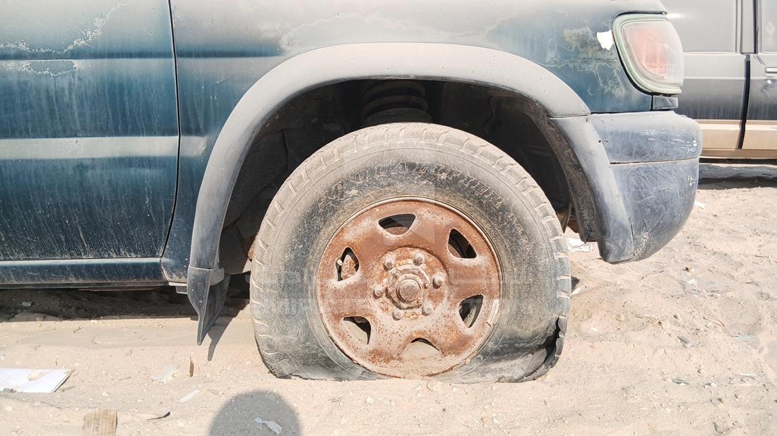 1996 Nissan Pathfinder — Front Right Tyre — Photo 29