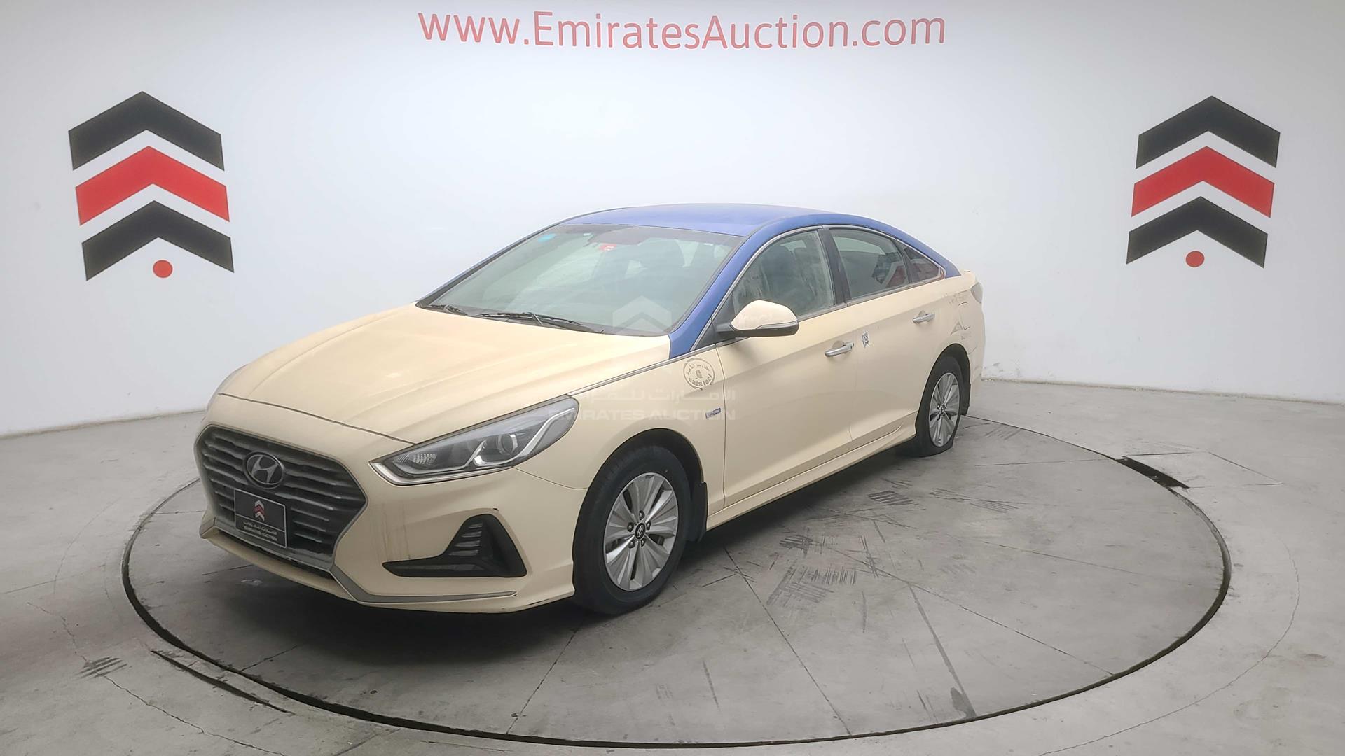 2019 HYUNDAI SONATA HYBRID VIN: KMHE24139KA093092