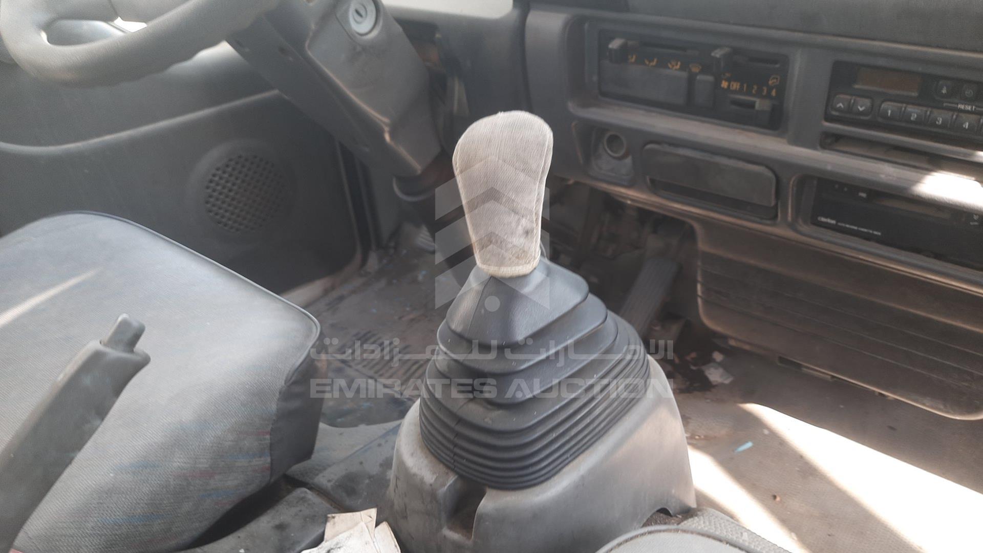 2001 ISUZU NPR VIN: JAAJP34G317P03388