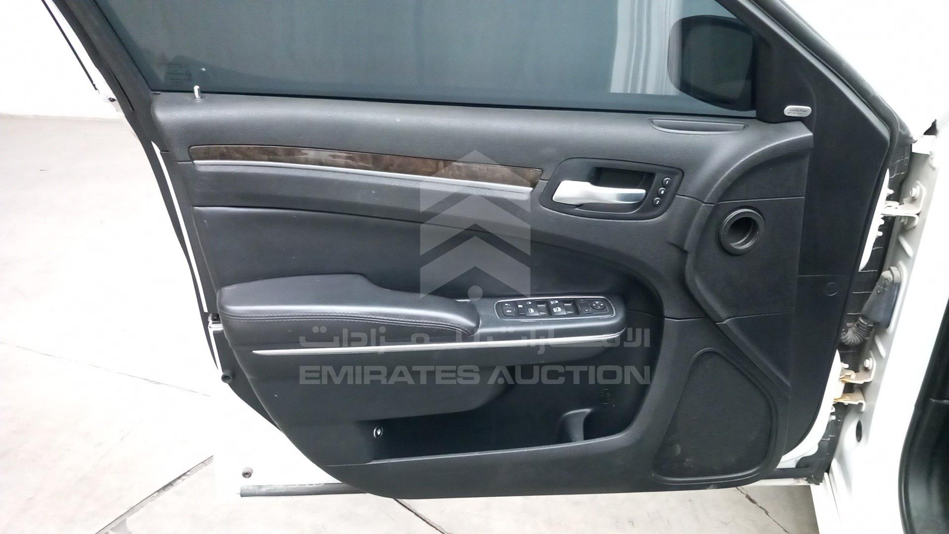 2014 CHRYSLER 300 C VIN: 2C3CCAKGXEH235923