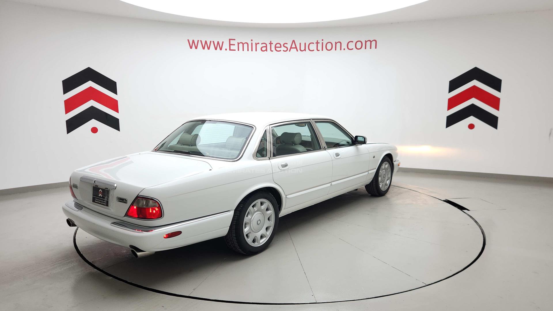 1999 JAGUAR X J 8 VIN: SAJKD684XXC868976