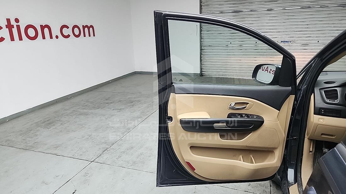 2016 Kia Carnival — Front Left Door — Photo 10