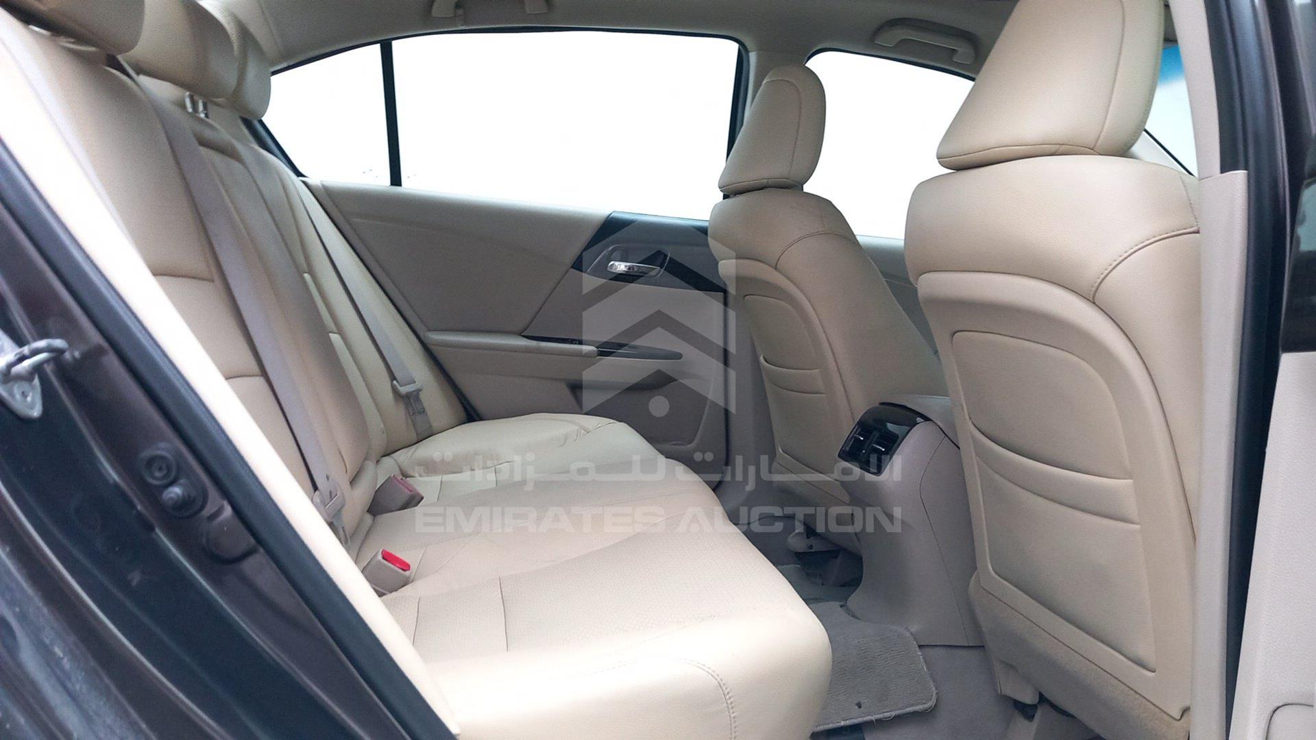 2016 HONDA ACCORD VIN: LUCCR2668G3407434