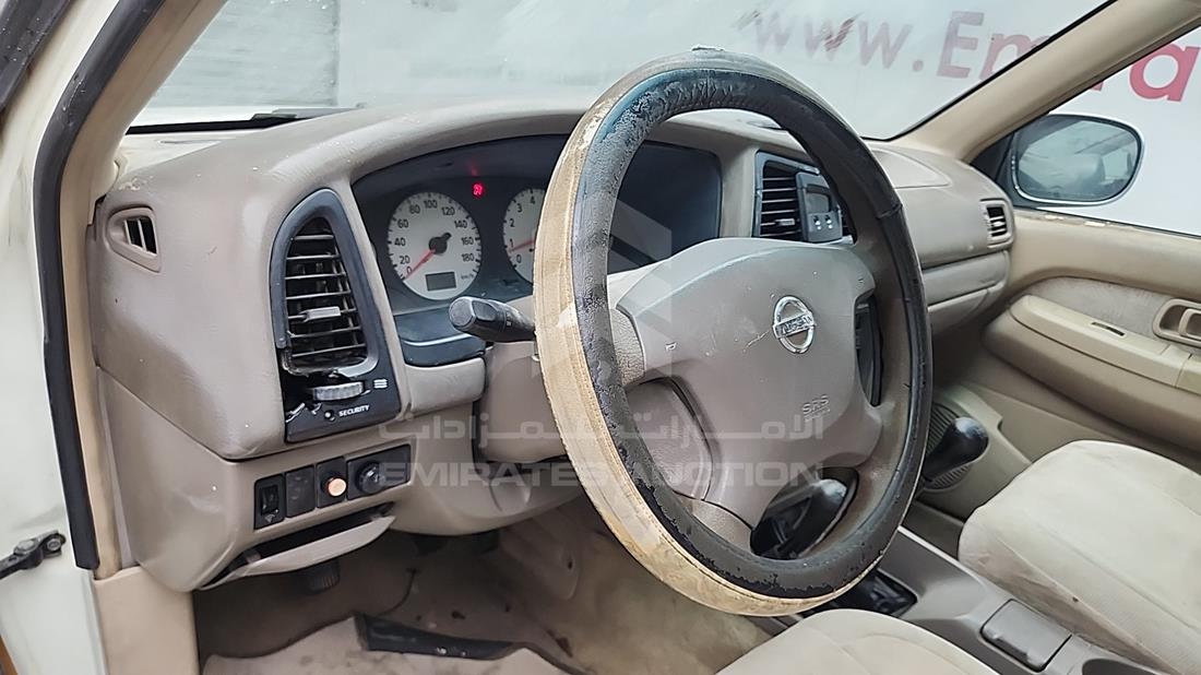 نيسان باث فايندر 2002 — زاوية واجهة السائق الأمامية اليسرى — صورة 11