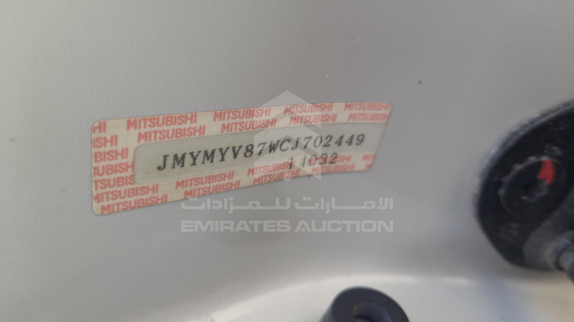 2012 MITSUBISHI PAJERO VIN: JMYMYV87WCJ702449