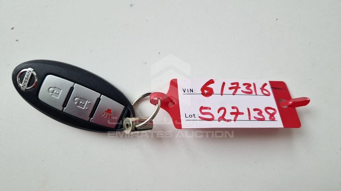 2017 Nissan Pathfinder — Keys — Photo 5