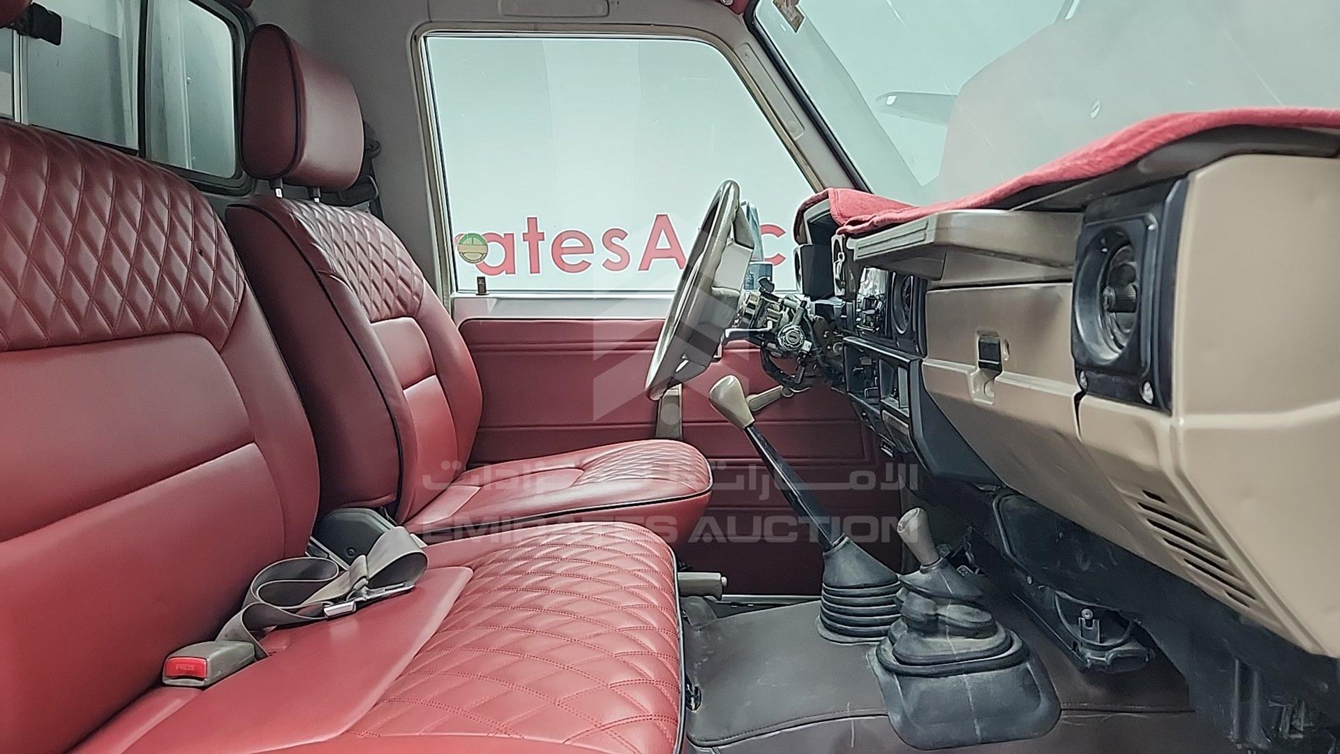 2009 TOYOTA LAND CRUISER VIN: JTFLJ71J198018409