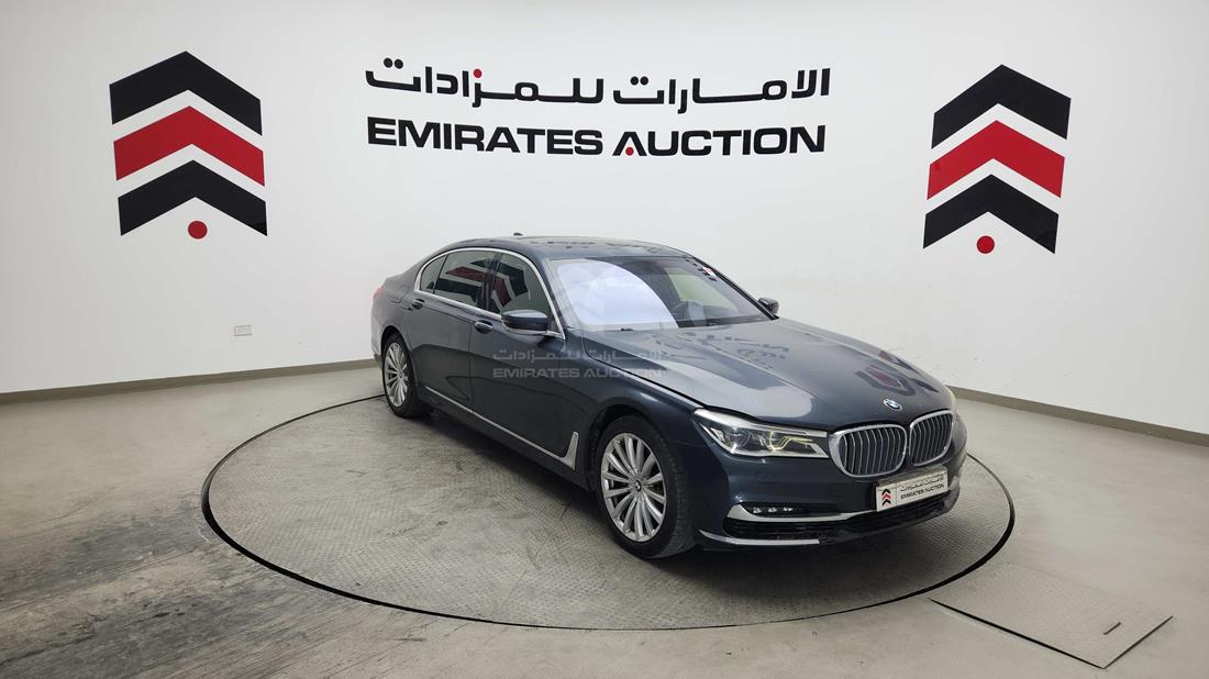 2016 BMW 740 LI — Front Right Angle — Photo 11