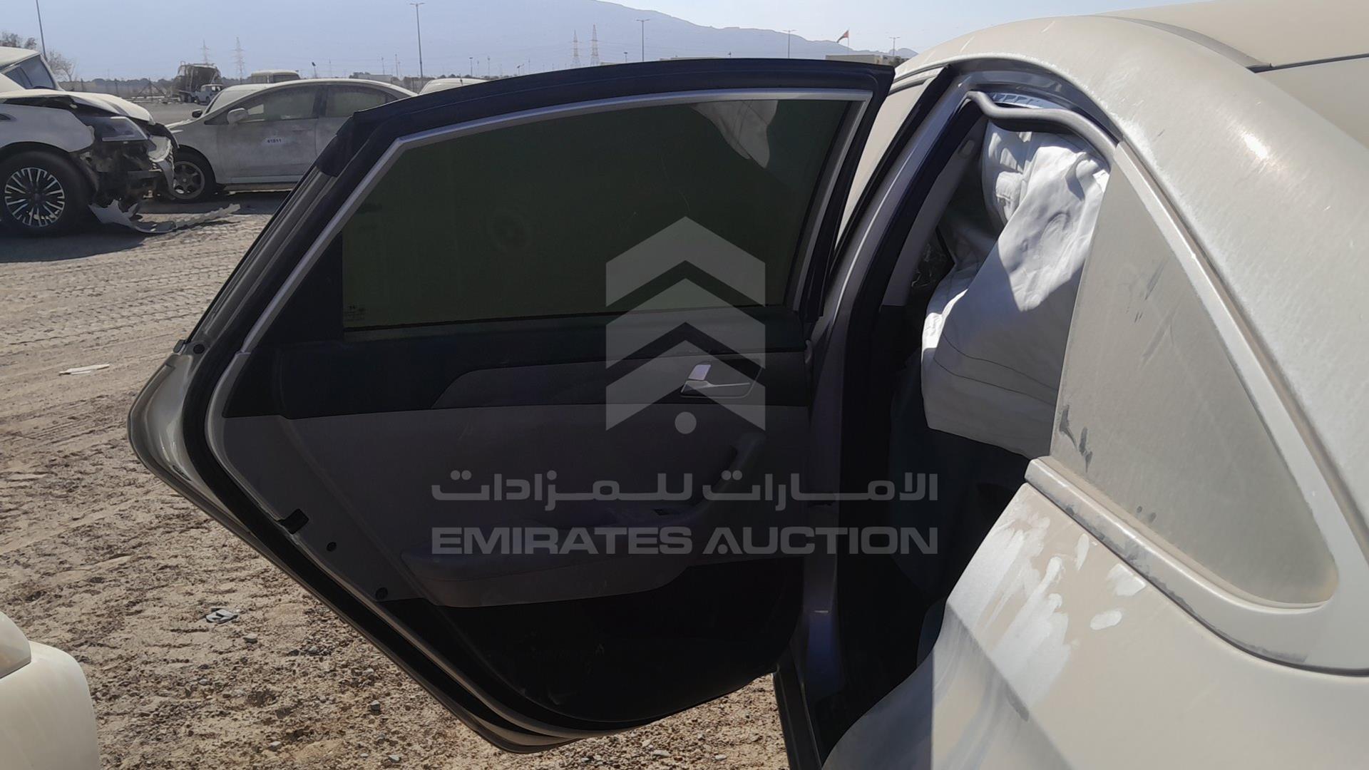 2015 HYUNDAI SONATA VIN: 5NPE24AF2FH001897