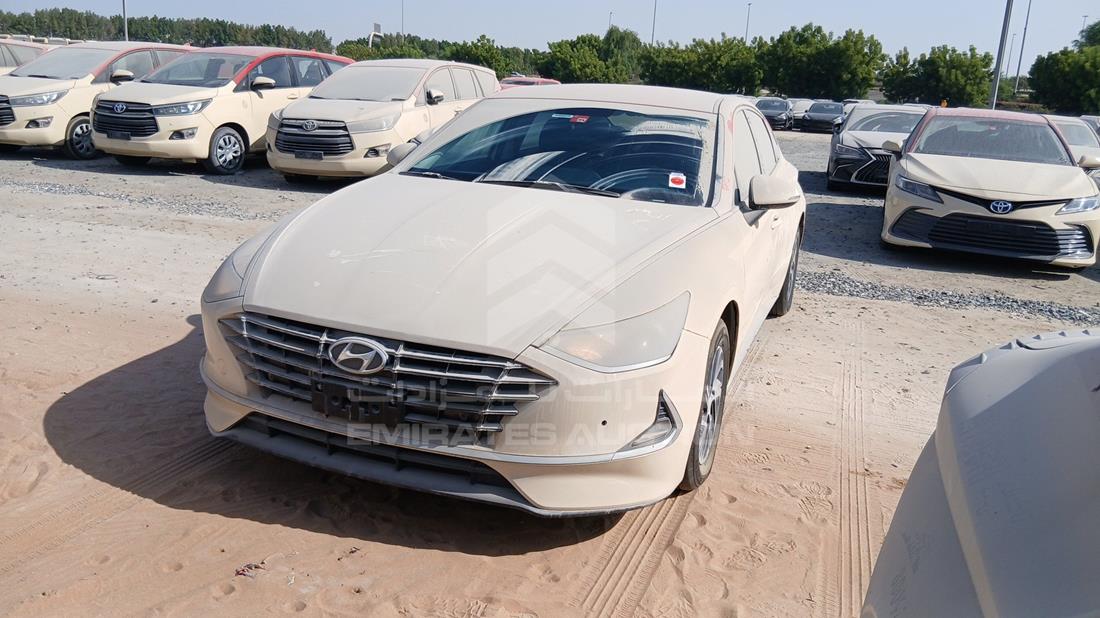 هيونداي سوناتا هجينة 2021 — الزاوية الأمامية اليسرى — صورة 6