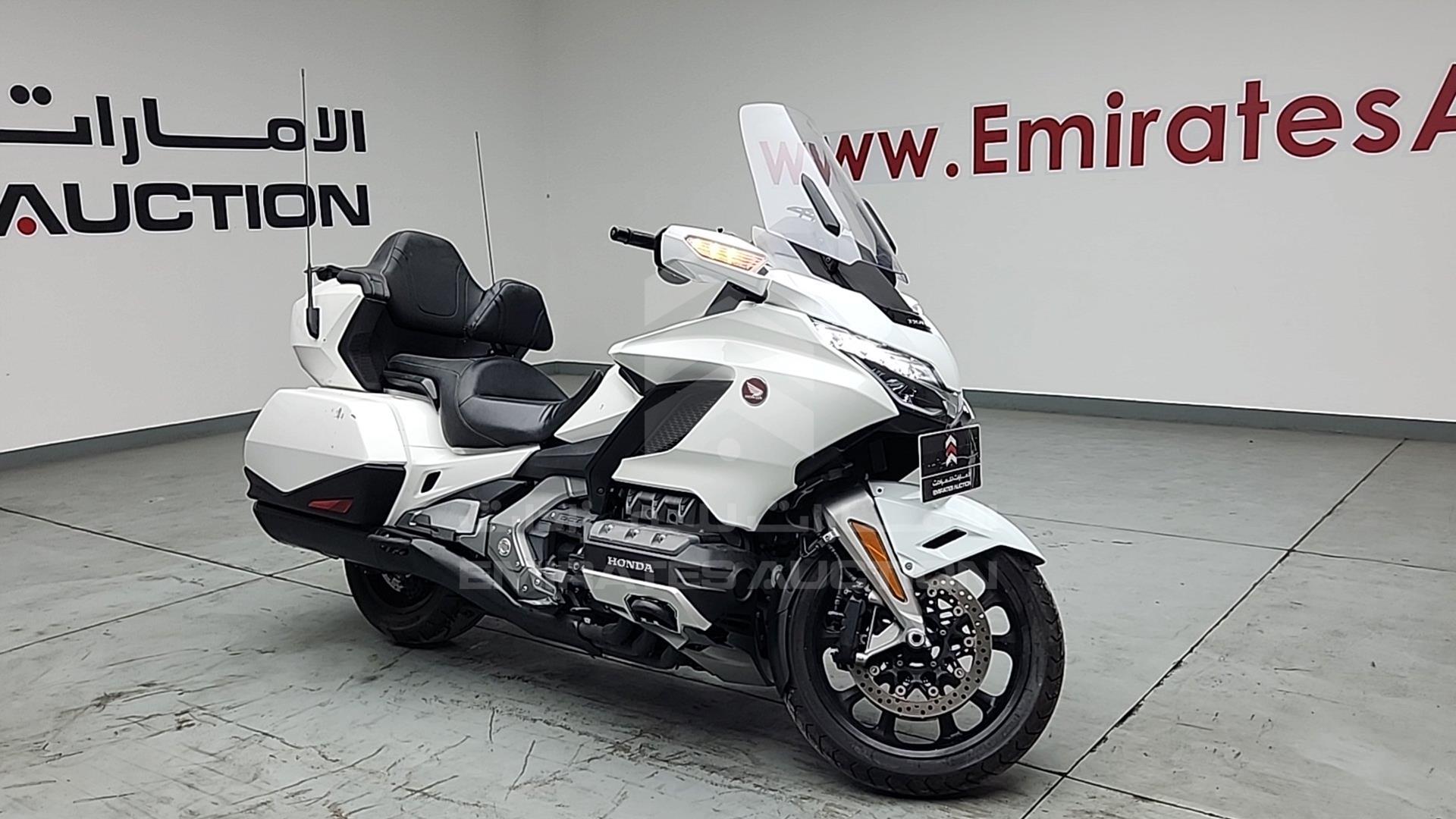 2018 HONDA GL 1800 VIN: JH2SC7959JK003144