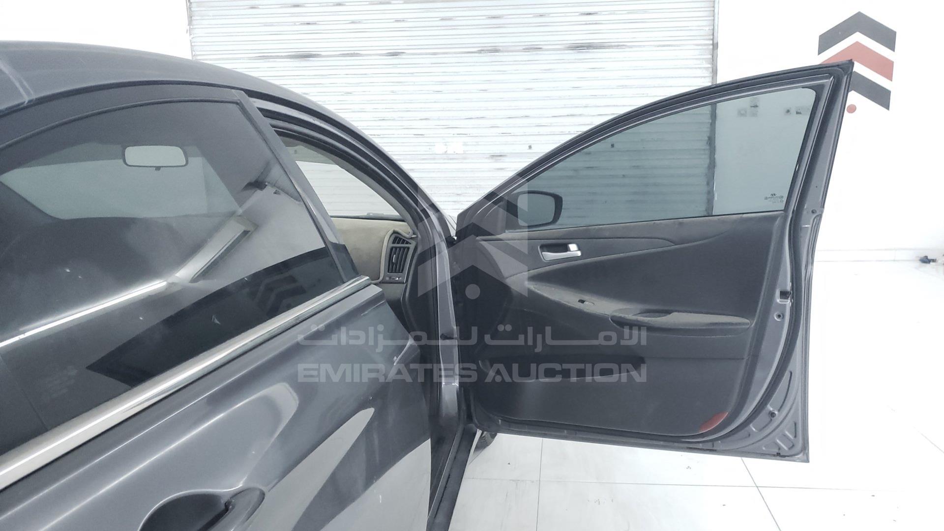 2012 HYUNDAI SONATA VIN: KMHEB41C3CA403156