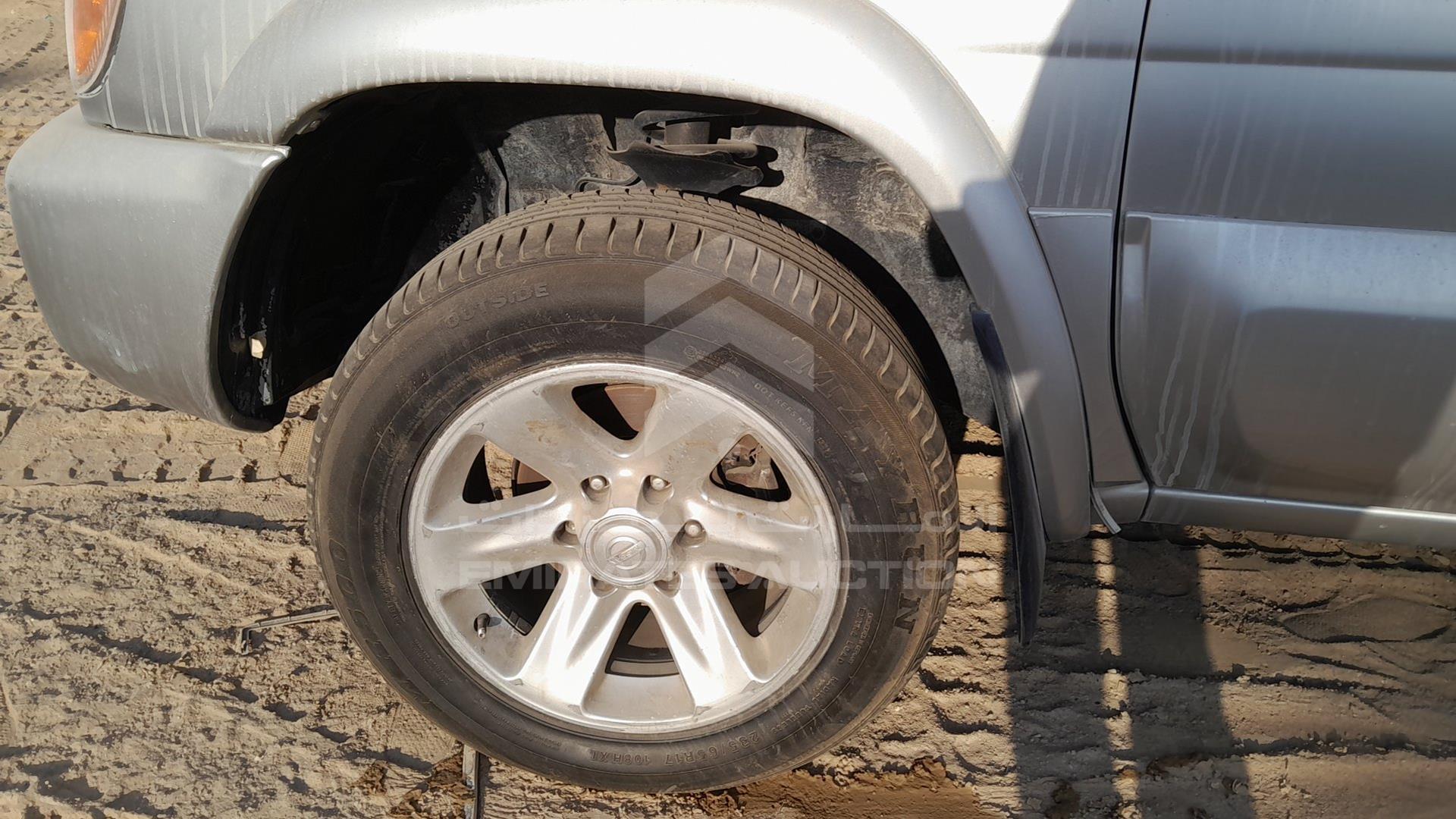 2004 NISSAN PATHFINDER VIN: JN8DR05YX4W700198
