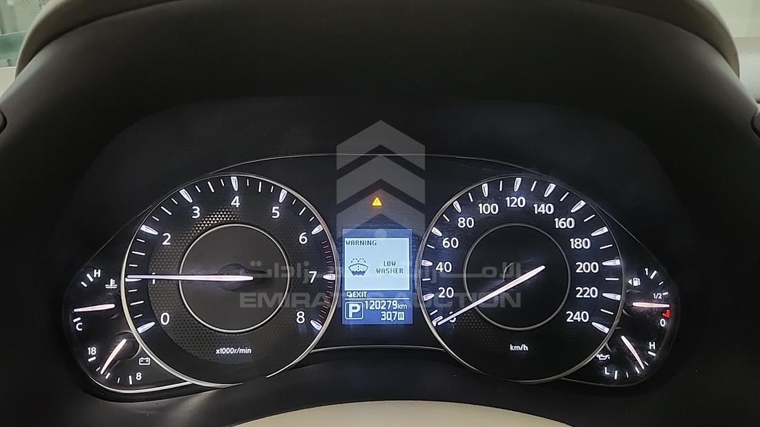 2016 Nissan Patrol — Speedometer & RPM Gauges — Photo 17