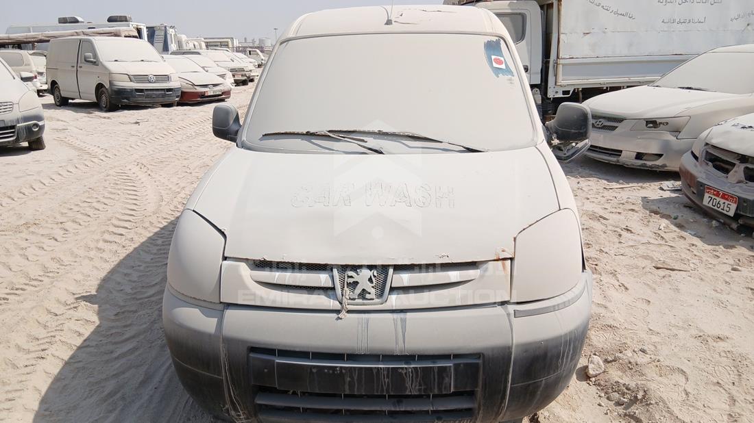 بيجو بارتنر 2008 — الزاوية الأمامية بالكامل — صورة 1