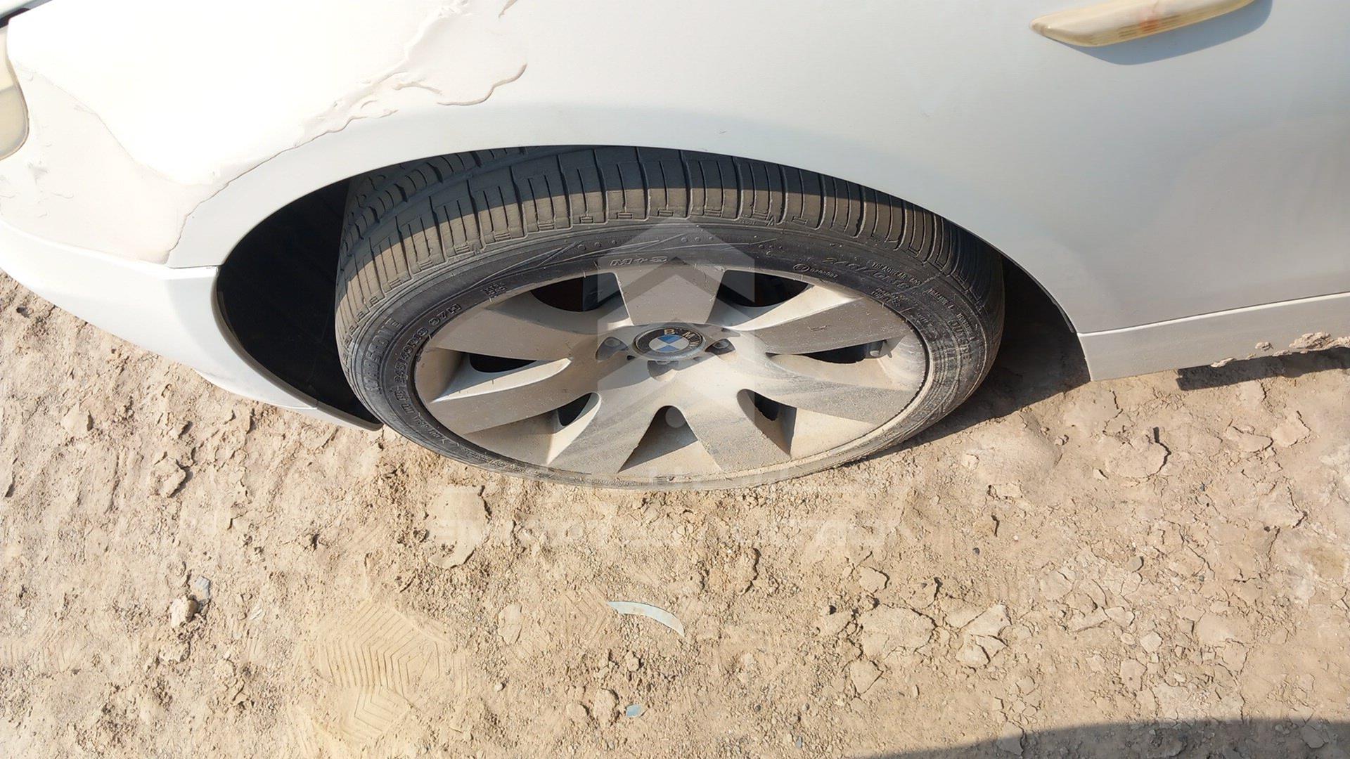 0 BMW 530I VIN: WBANE71066CM01328