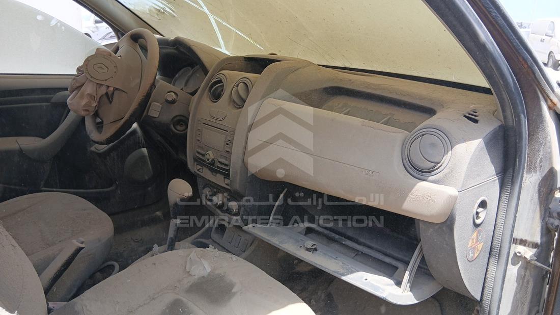 2016 Renault Duster — Front Right Passenger Dashboard View — Photo 23