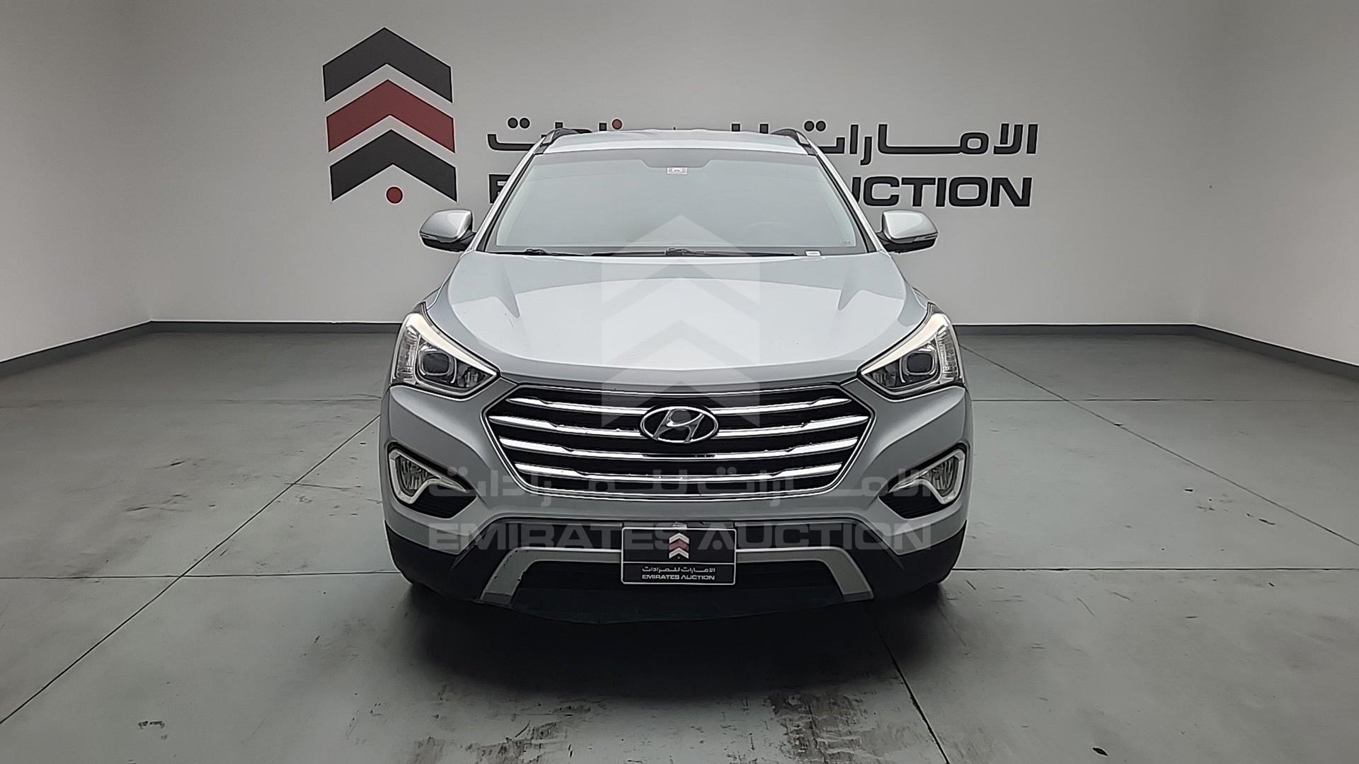 2016 HYUNDAI SANTA FE VIN: KMHSM81E2GU116160