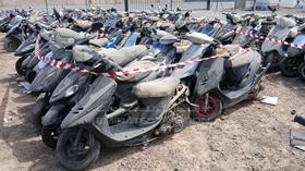20 Scooter - Scrap without document — Front Left Angle — Photo 4 — Thumbnail