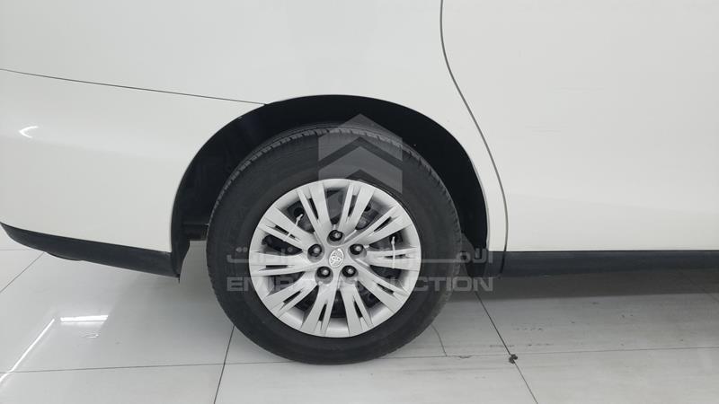 JTNGE52M9EA038871 Auction: EmiratesAuction Lot: 404817 JTNGE52M9EA038871 Toyota Previa 2014 WHITE Photo 32