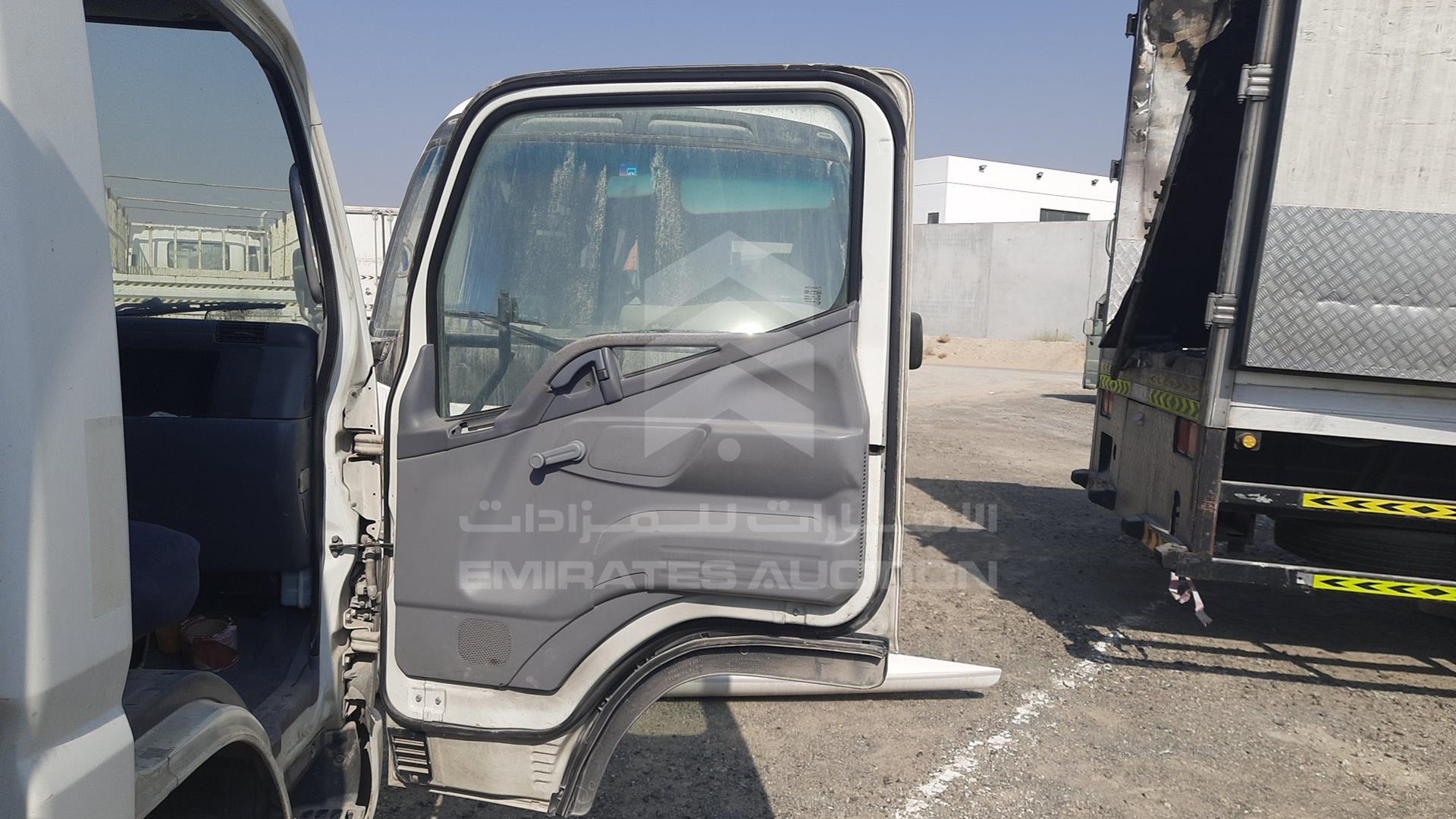 2015 MITSUBISHI CANTER VIN: JL7B6C2P2FK005980