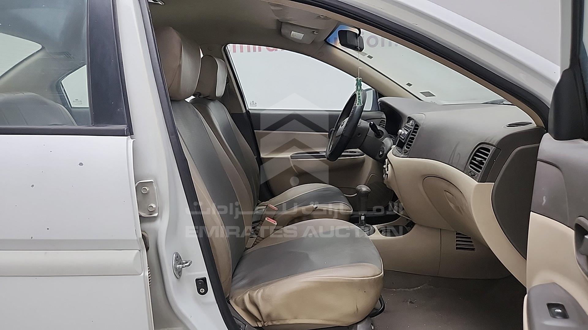 2011 HYUNDAI ACCENT VIN: KMHCM41C1BU530891
