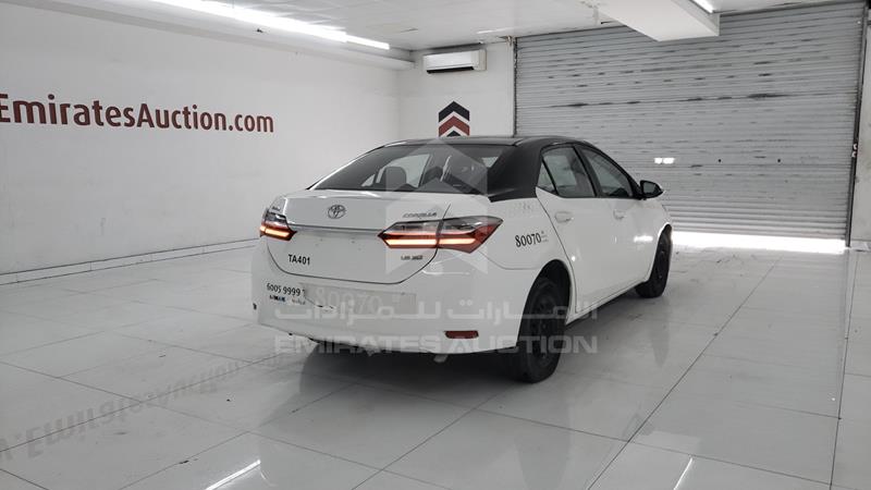 RKLBB9HE8H5198951 Auction: EmiratesAuction Lot: 404127 RKLBB9HE8H5198951 Toyota Corolla 2017 WHITE Photo 8