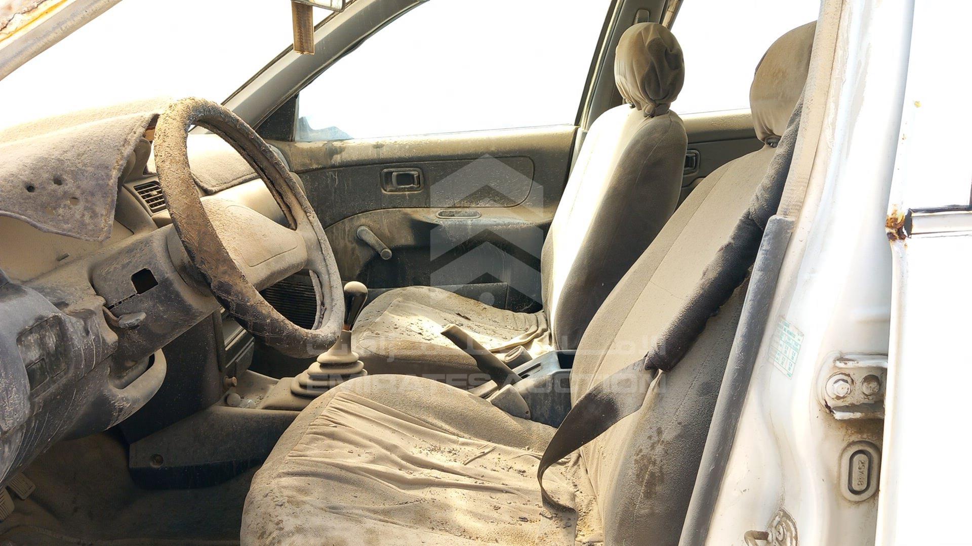 1999 NISSAN SENTRA VIN: JN1BB41S8XW002552