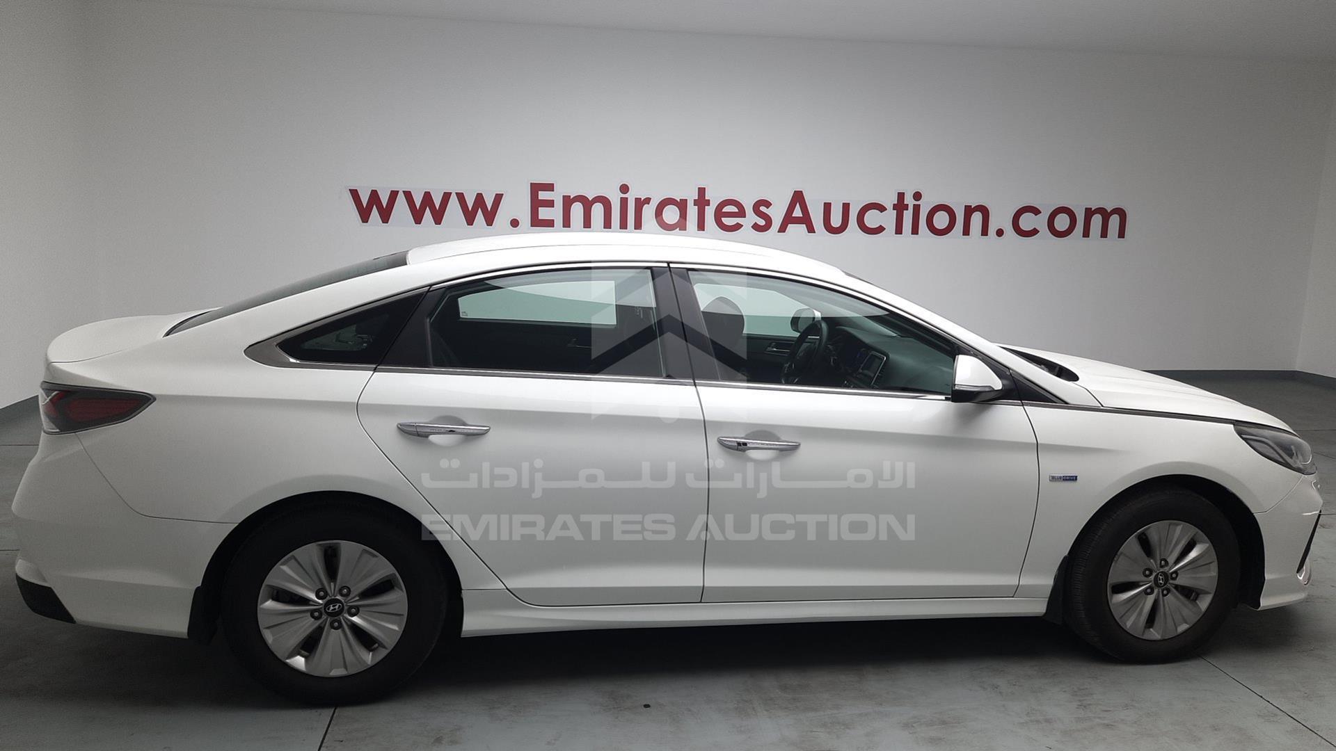 2018 HYUNDAI SONATA VIN: KMHE24139JA081992