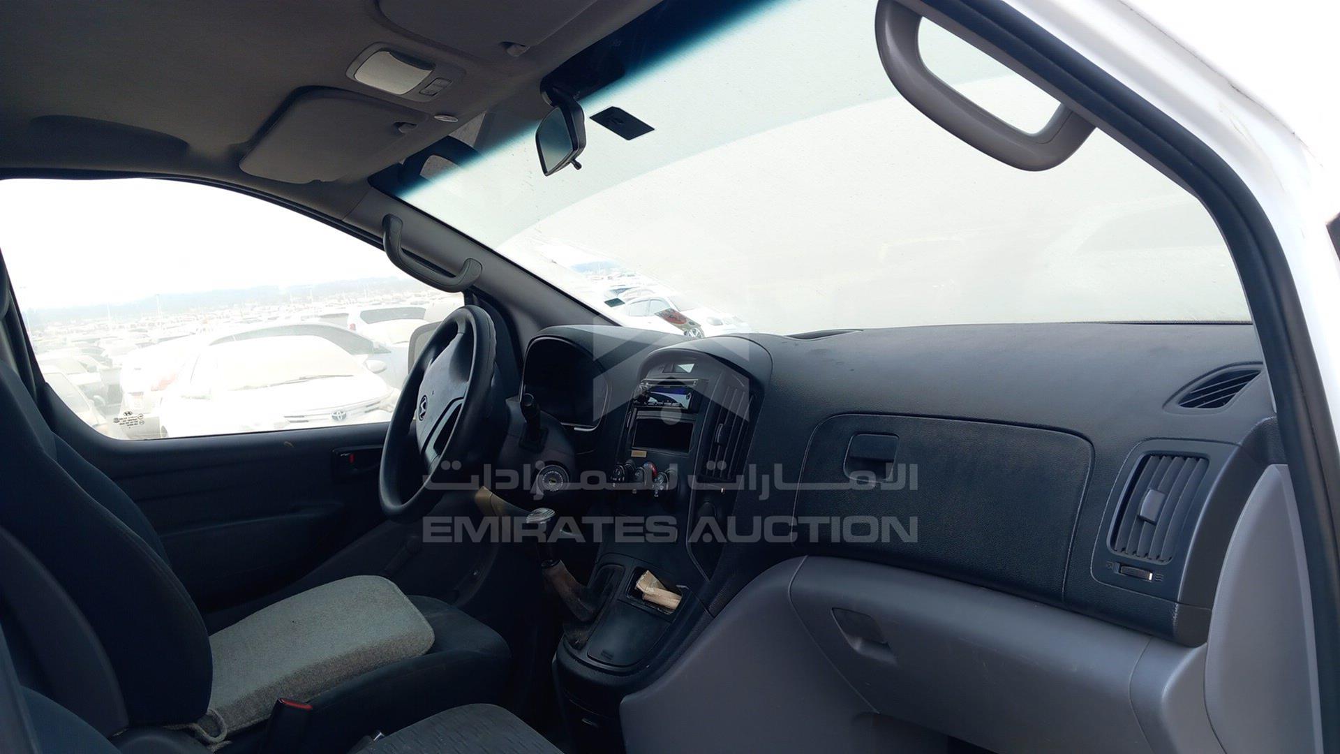 2013 HYUNDAI H1 VIN: KMHWG81R6DU548337