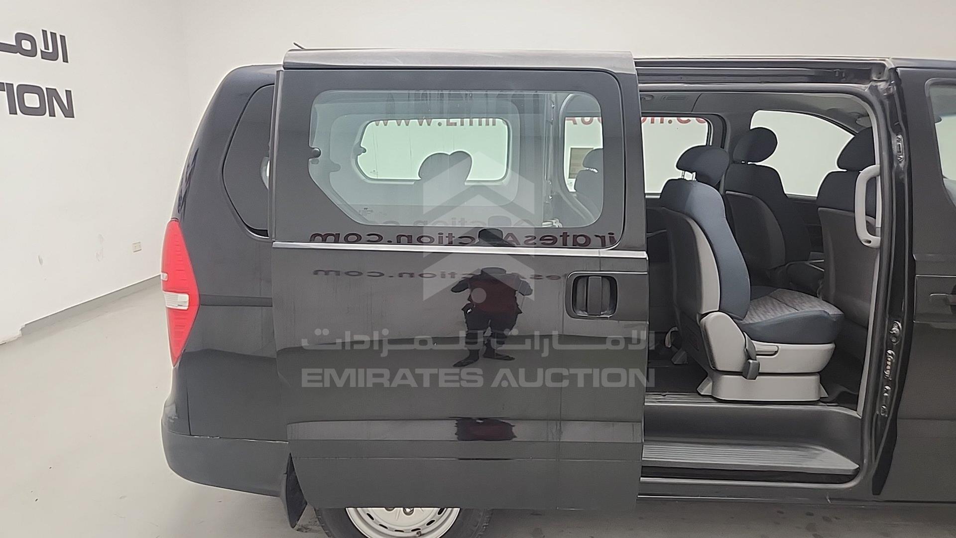 2018 HYUNDAI H1 VIN: KMJWA37R7JU974303