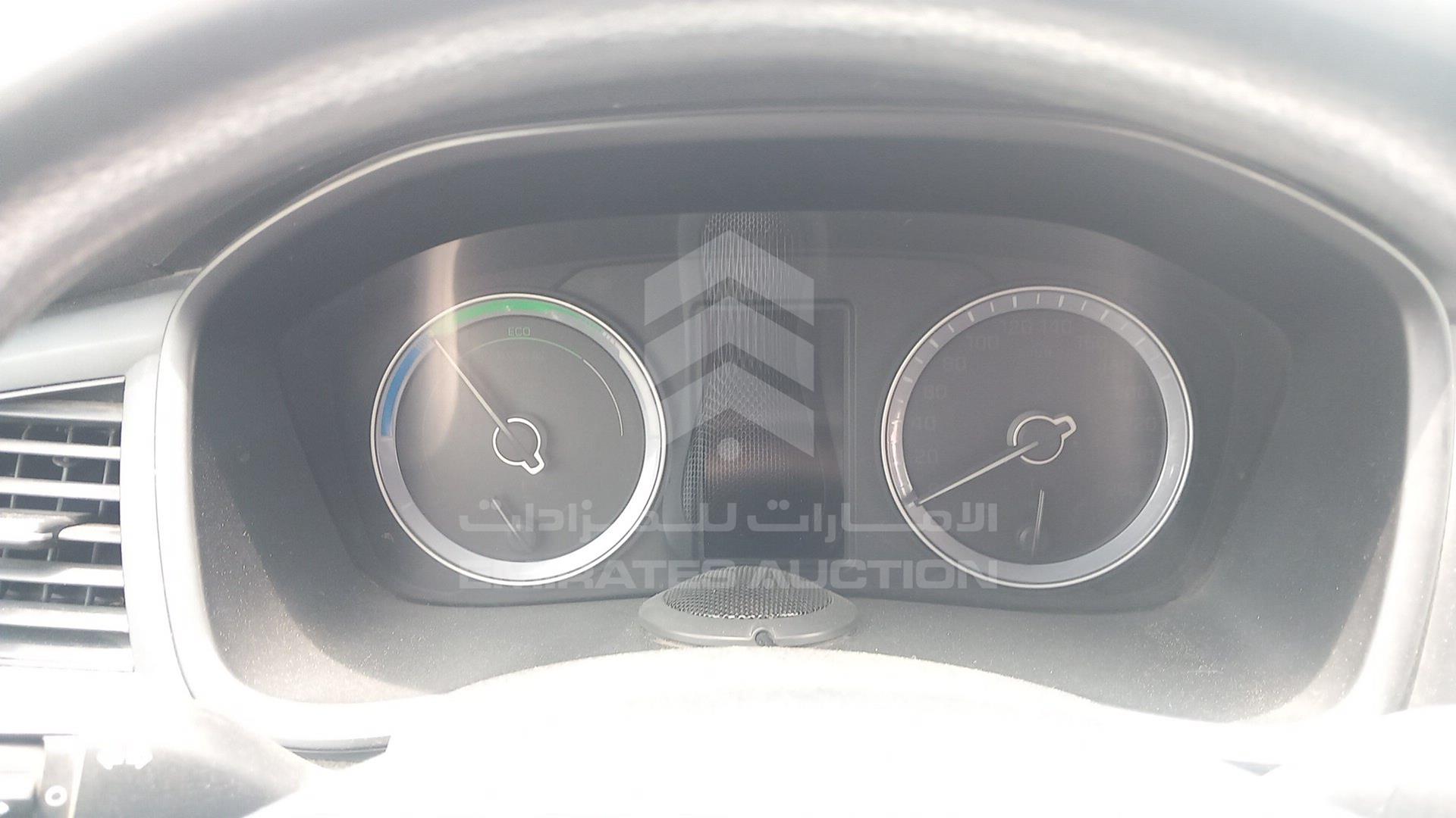 2018 HYUNDAI SONATA VIN: KMHE24137JA082137