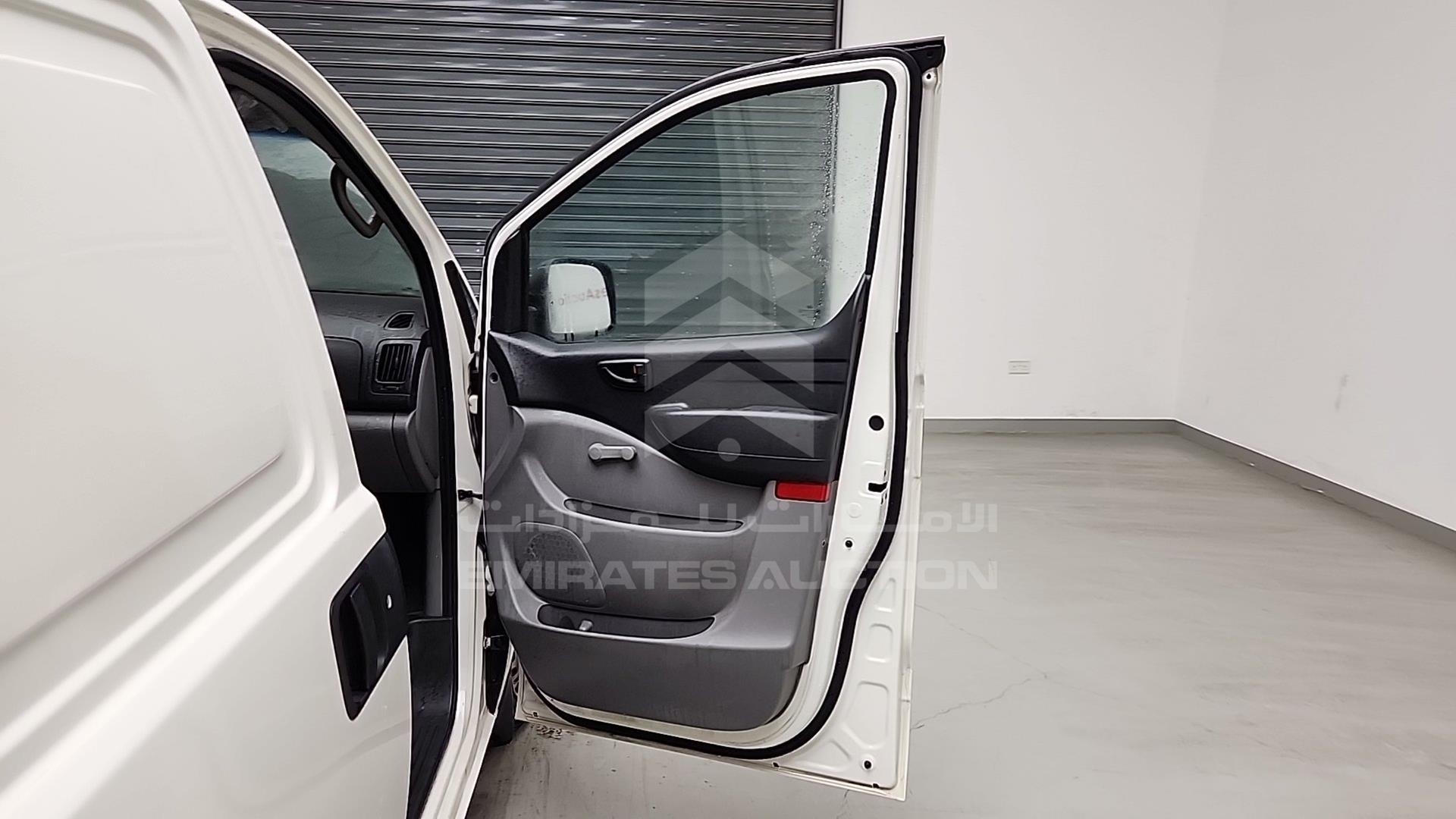 2012 HYUNDAI H1 VIN: KMHWG81R8CU364919
