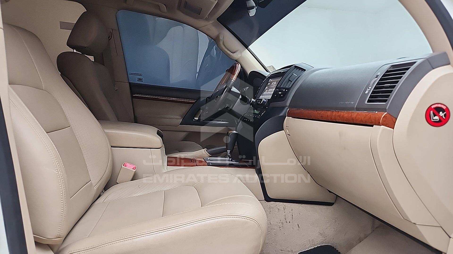 2014 TOYOTA LAND CRUISER VIN: JTMHX09J9E5043076