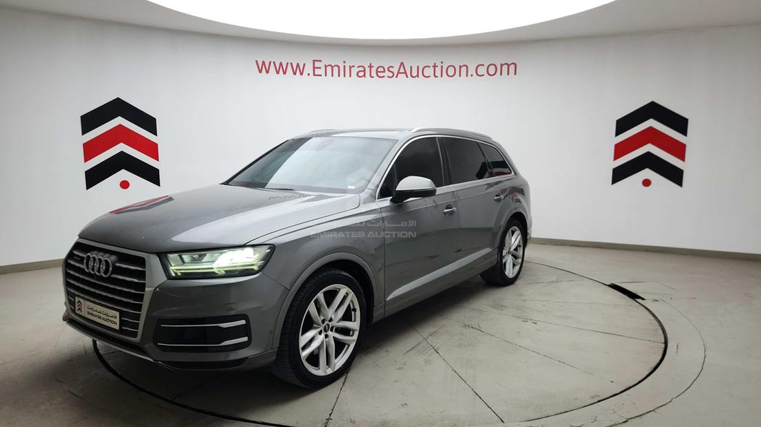 2017 Audi Q7 — Front Left Angle — Photo 8
