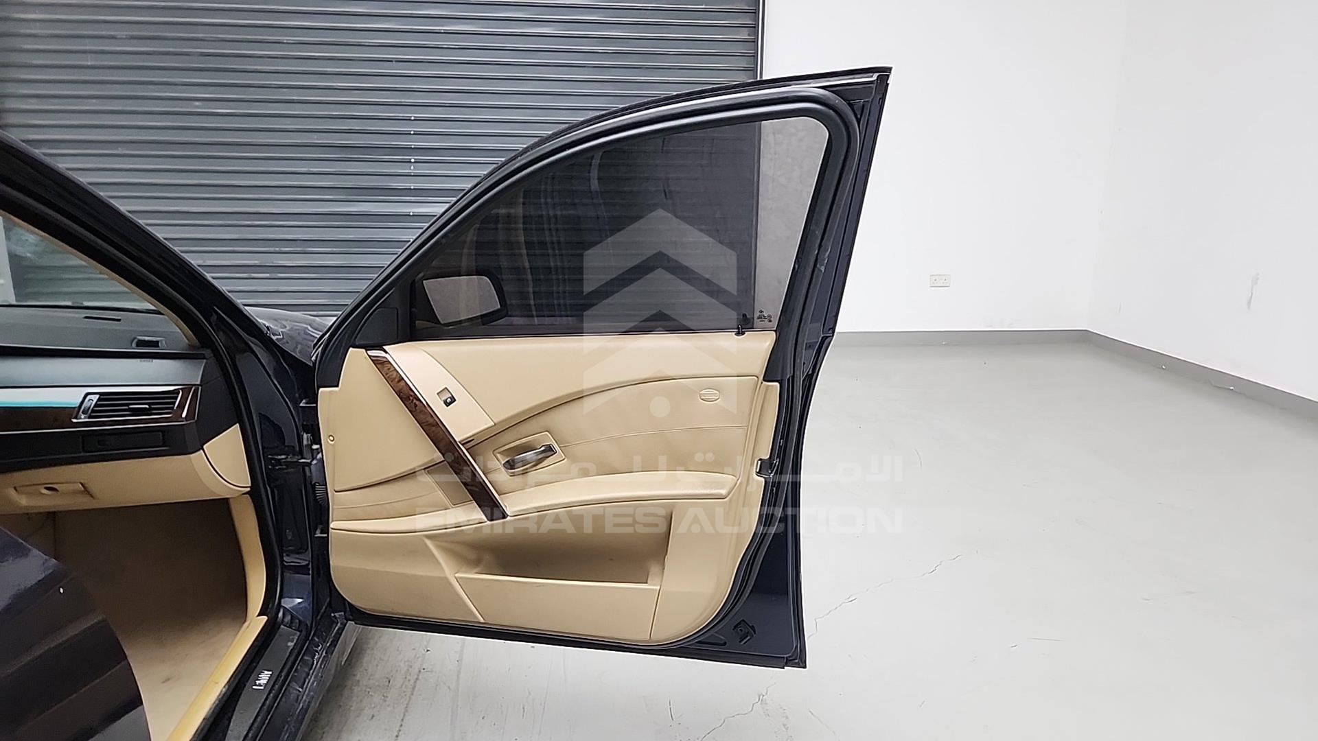 0 BMW 523I VIN: WBANE310X0B953095