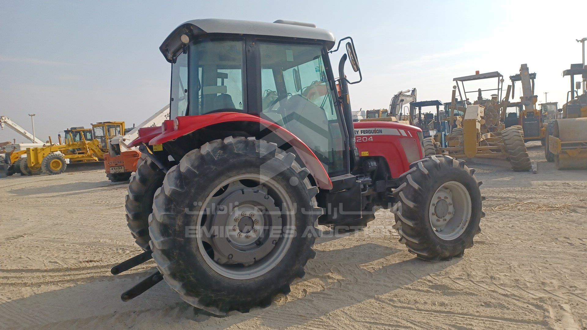 2018 MASSEY FERGUSON --- VIN: AGCM1204TC5052006