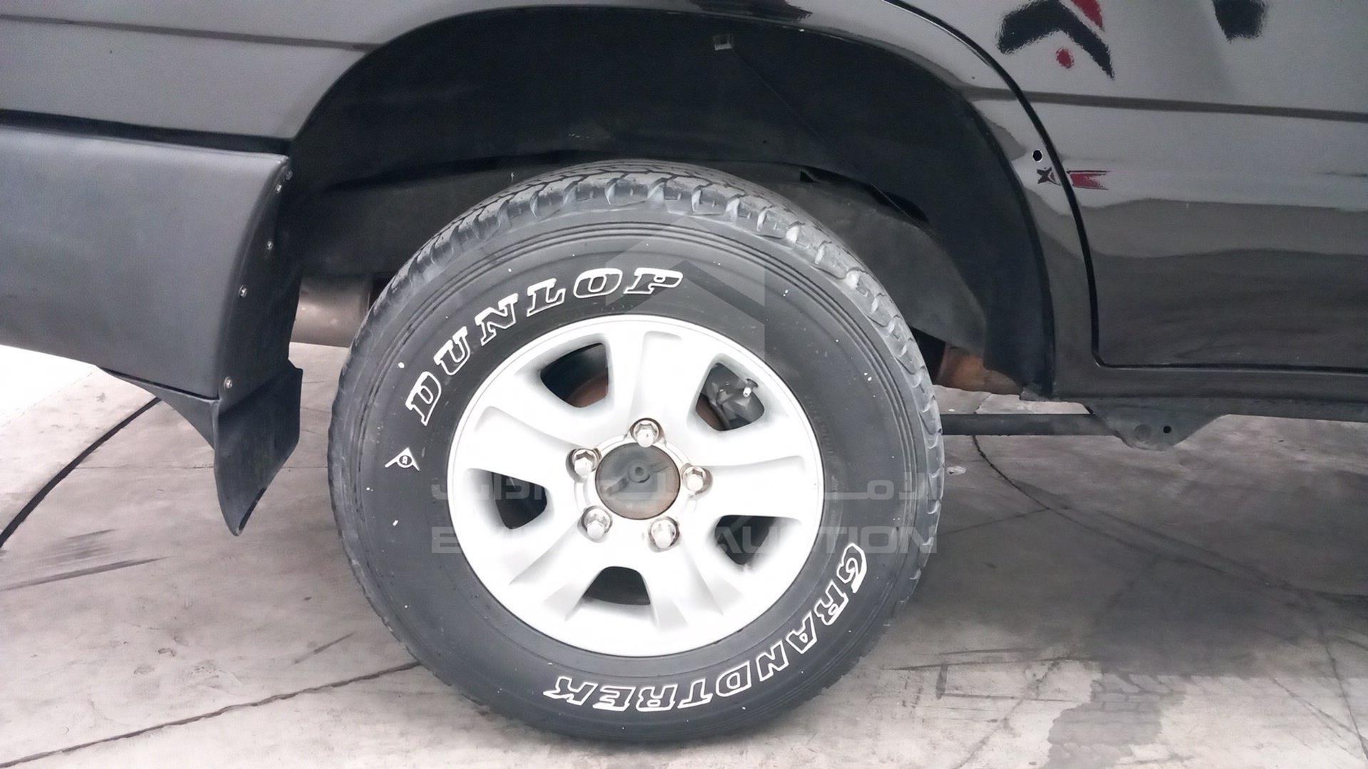 2006 TOYOTA LAND CRUISER VIN: JTEHJ09JX65145680