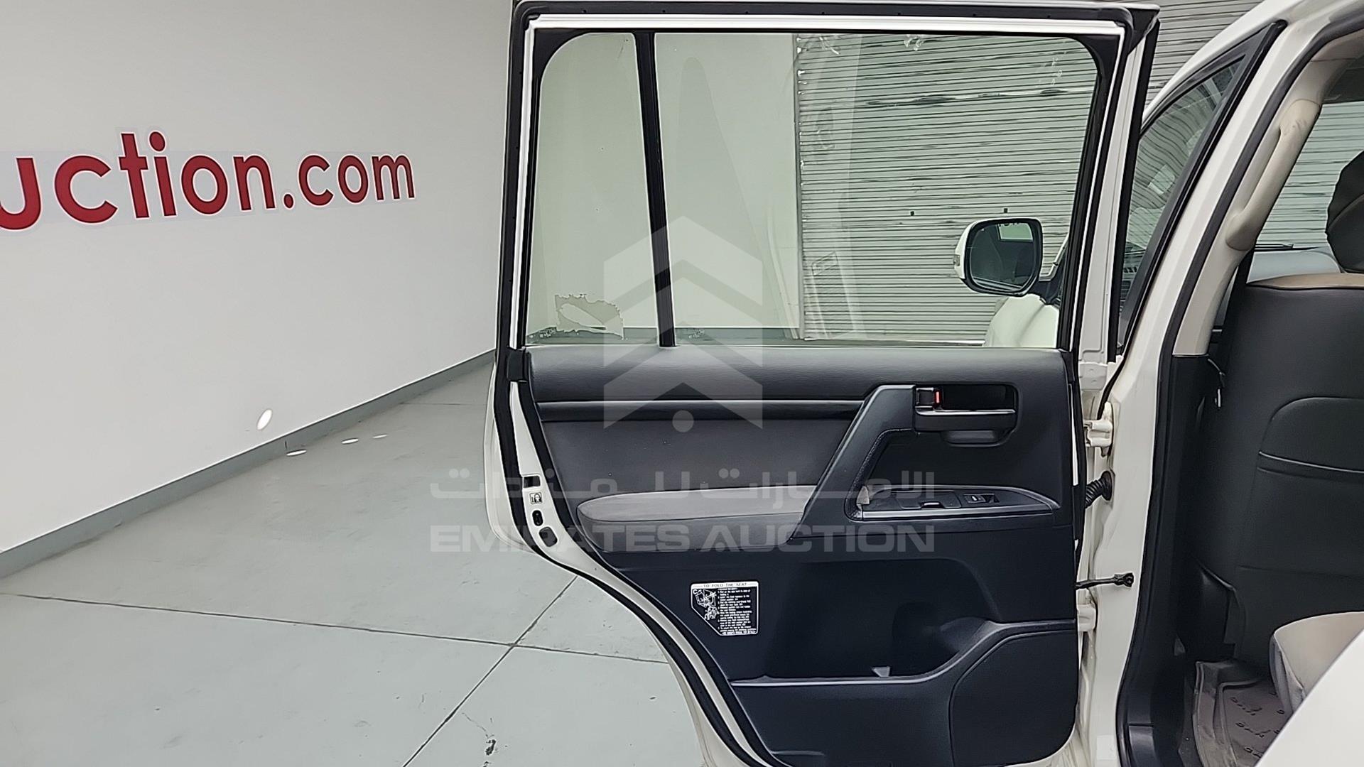 2014 TOYOTA LC 200 VIN: JTMHV09J804135073