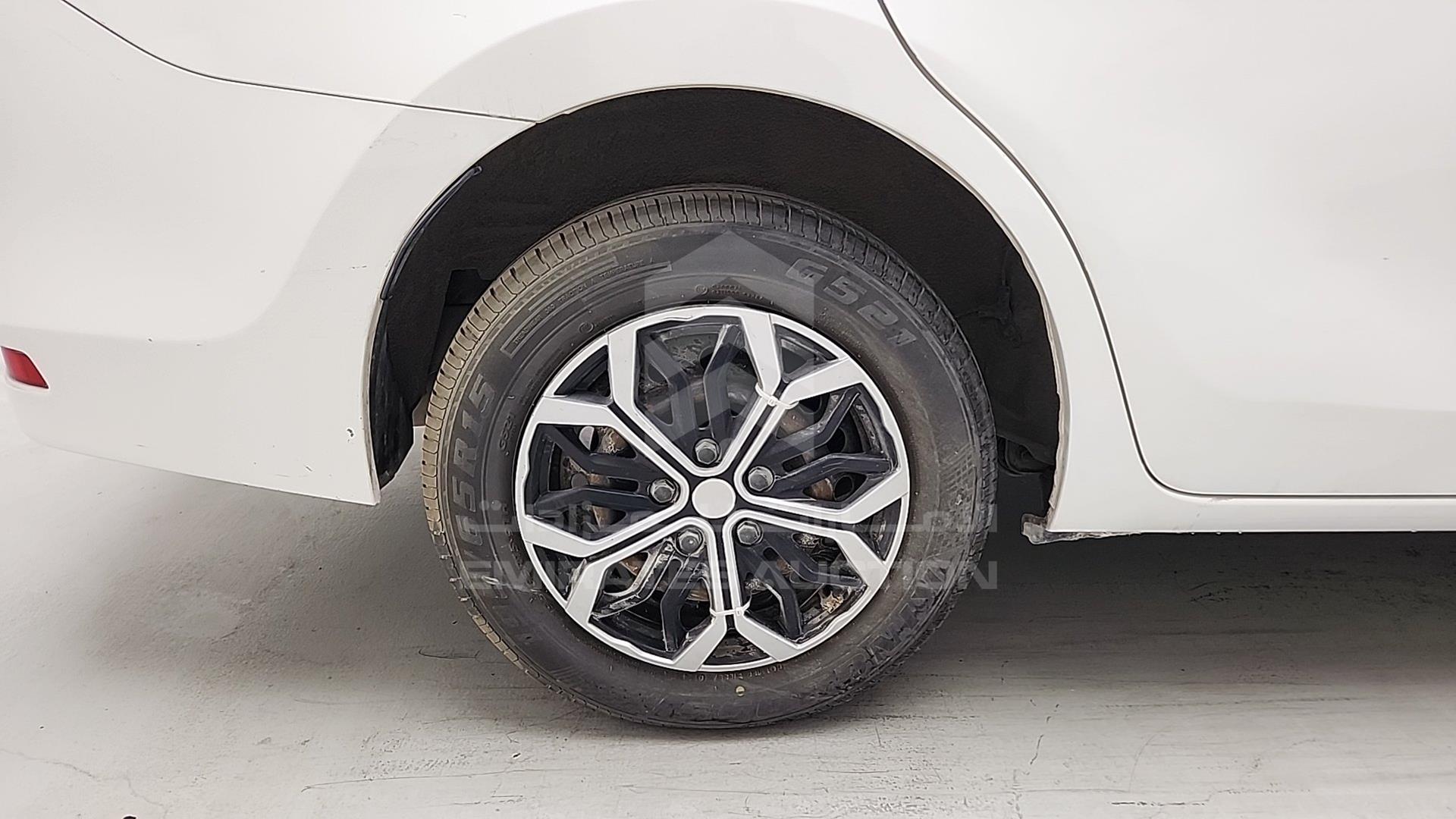 2015 TOYOTA COROLLA VIN: RKLBB9HE7F5043563