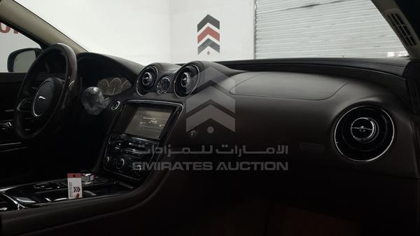 Jaguar X J 2011 SAJAA28G5BMV14471 Image 25