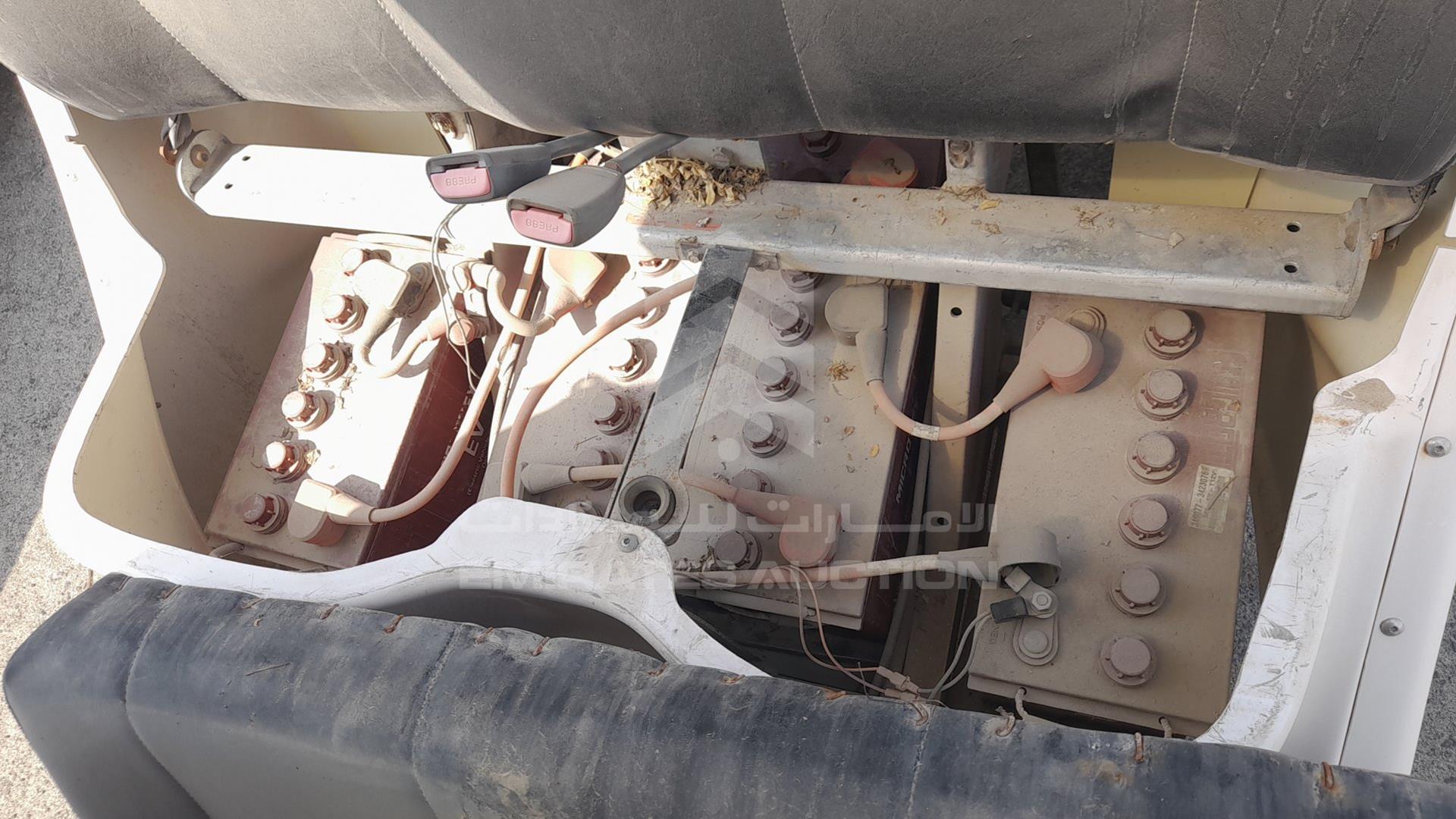 0 ELECTRIC VEHICLE --- VIN: 5ASGRHA46BF052989