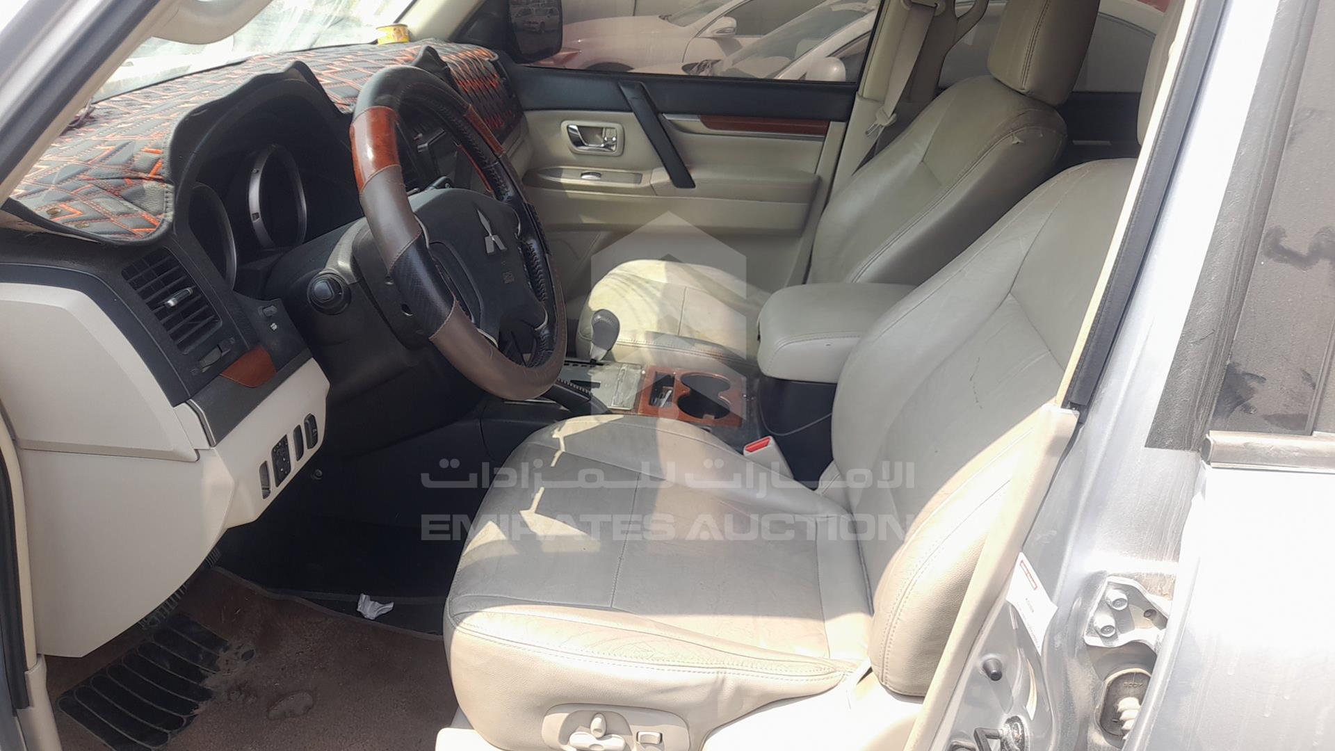 2008 MITSUBISHI PAJERO VIN: JMYLRV93W8J723952