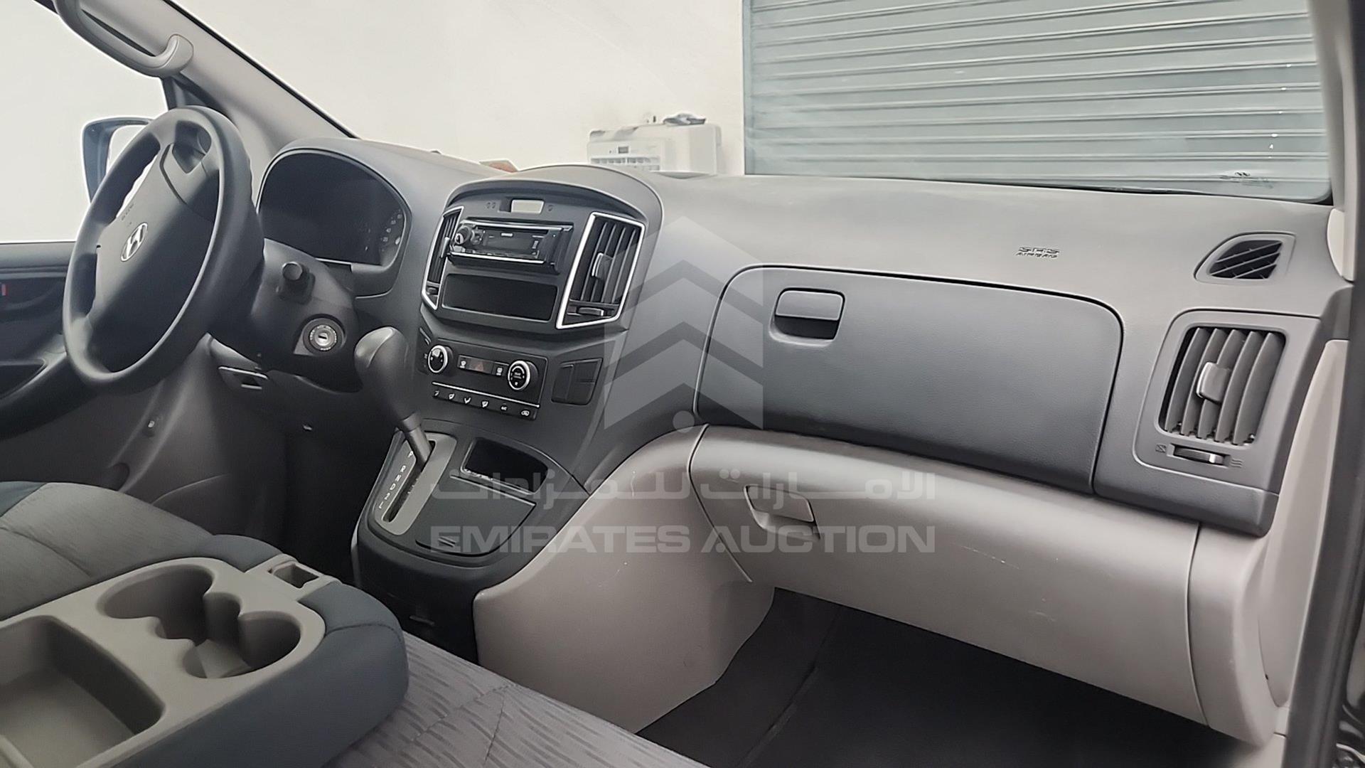 2018 HYUNDAI H1 VIN: KMJWA37R7JU974303