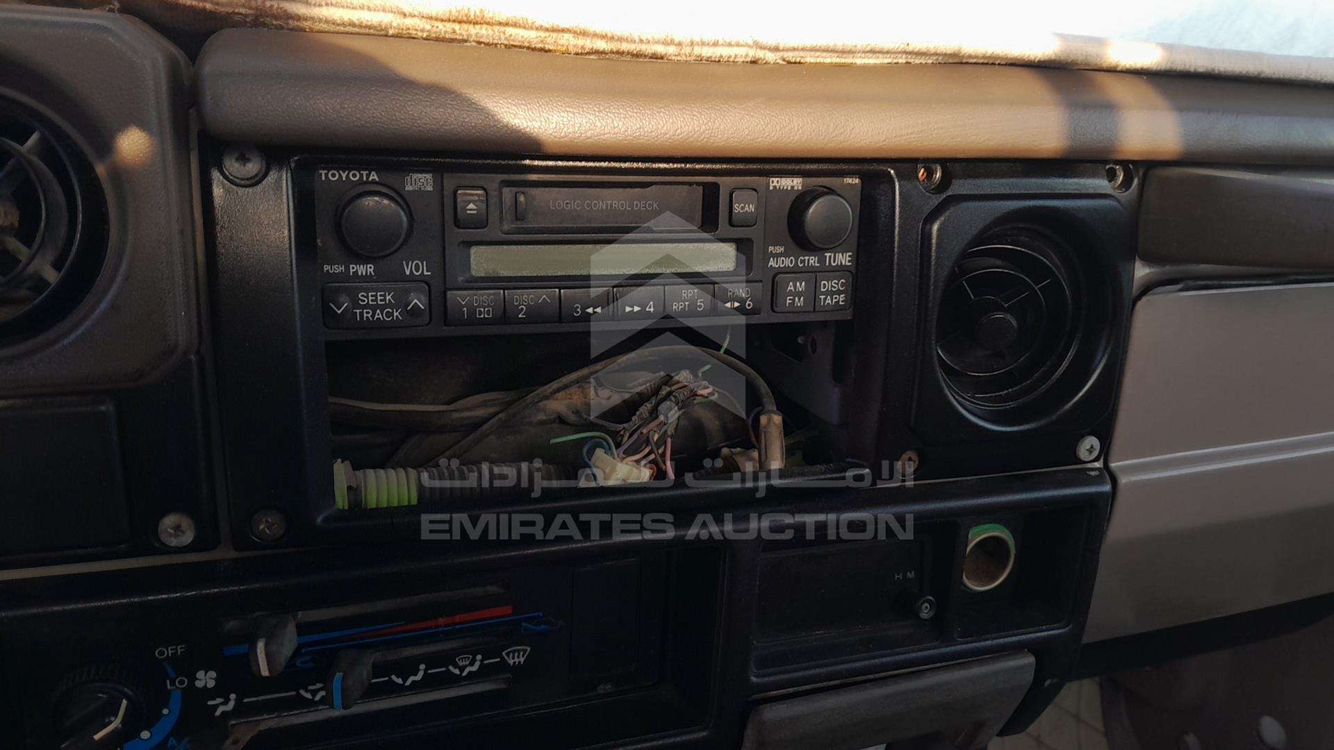 2007 TOYOTA LAND CRUISER PICKUP VIN: JTFLJ73J376037369