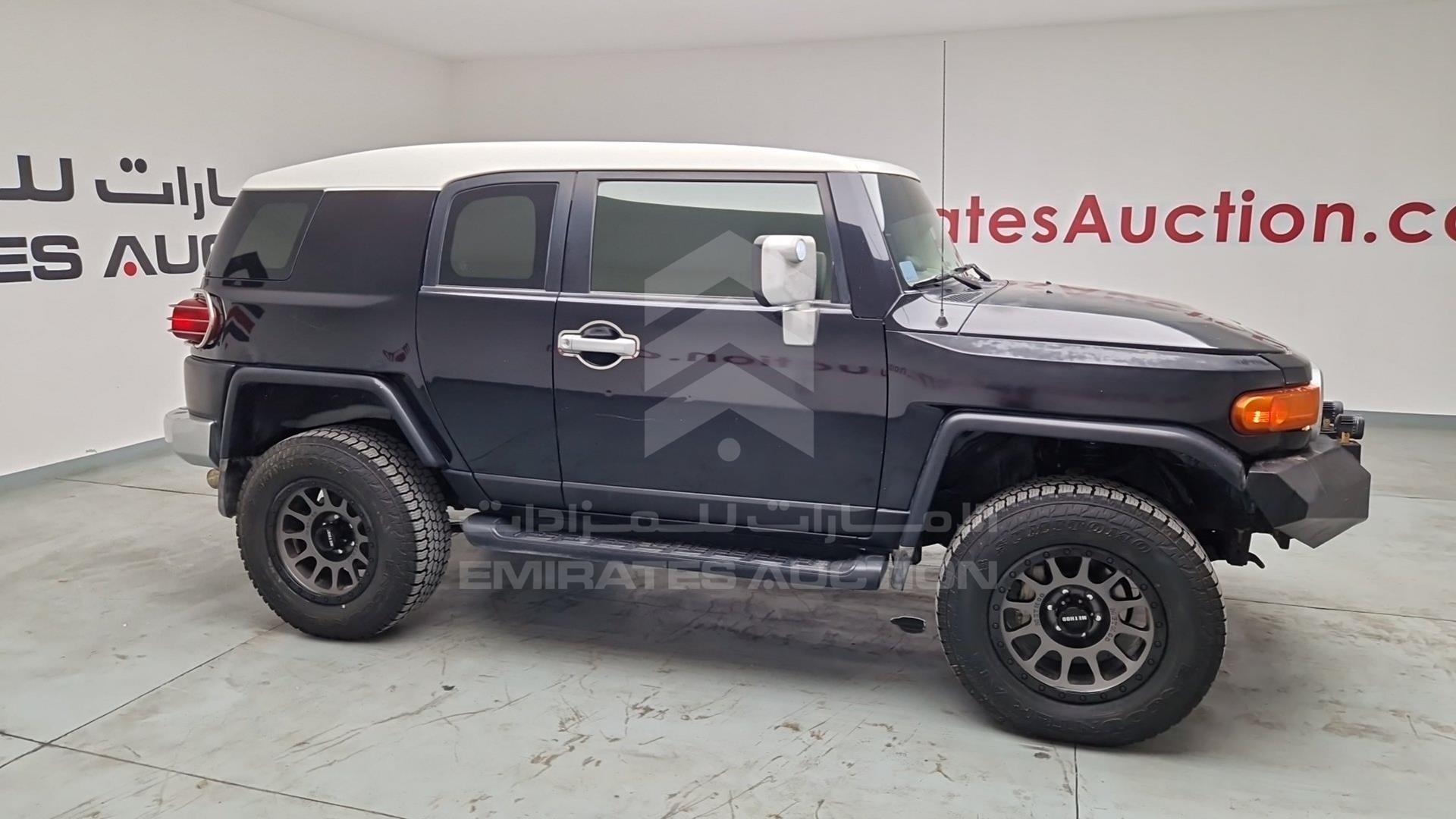 2008 TOYOTA FJ CRUISER VIN: JTEBU11F28K028254