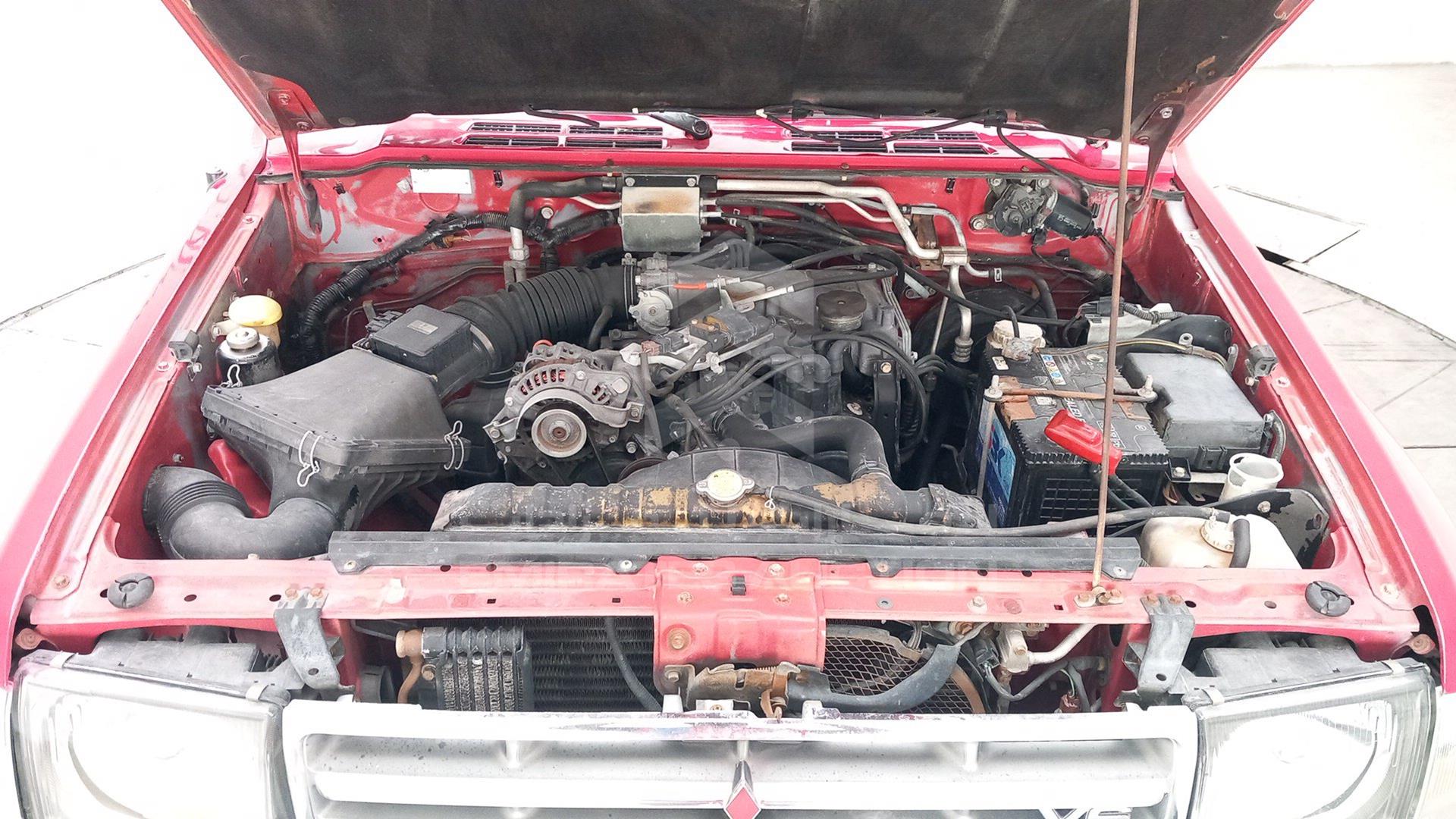 1999 MITSUBISHI PAJERO VIN: JMYORV230XJ000272