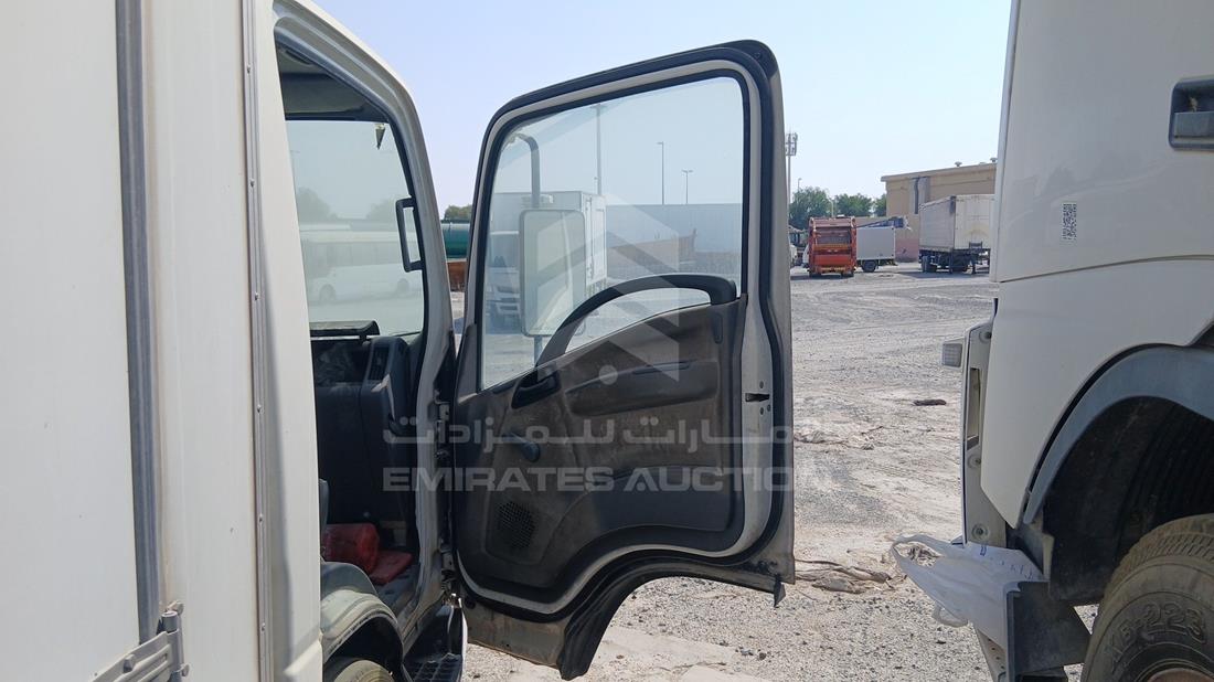 2014 Isuzu NMR — Front Right Door — Photo 22