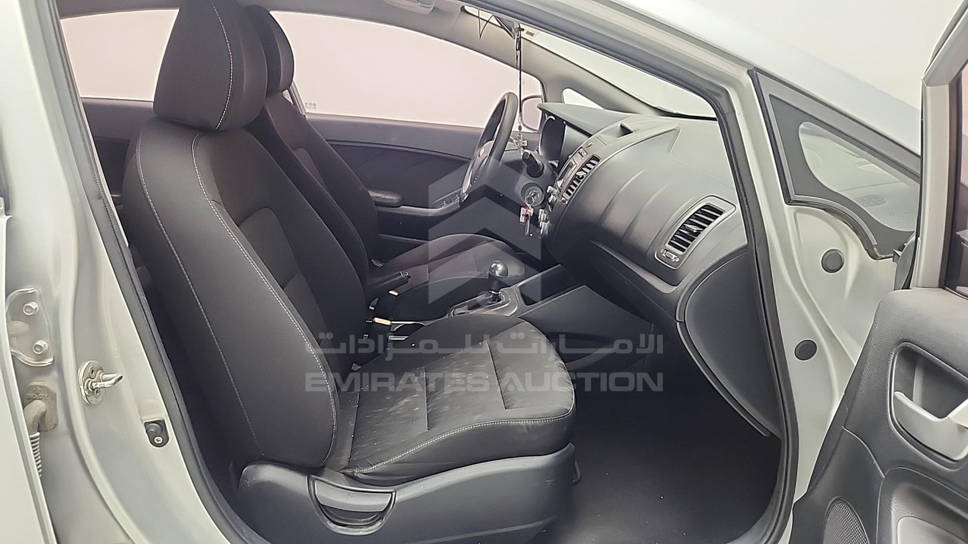 2016 KIA CERATO VIN: KNAFJ4110G5915950