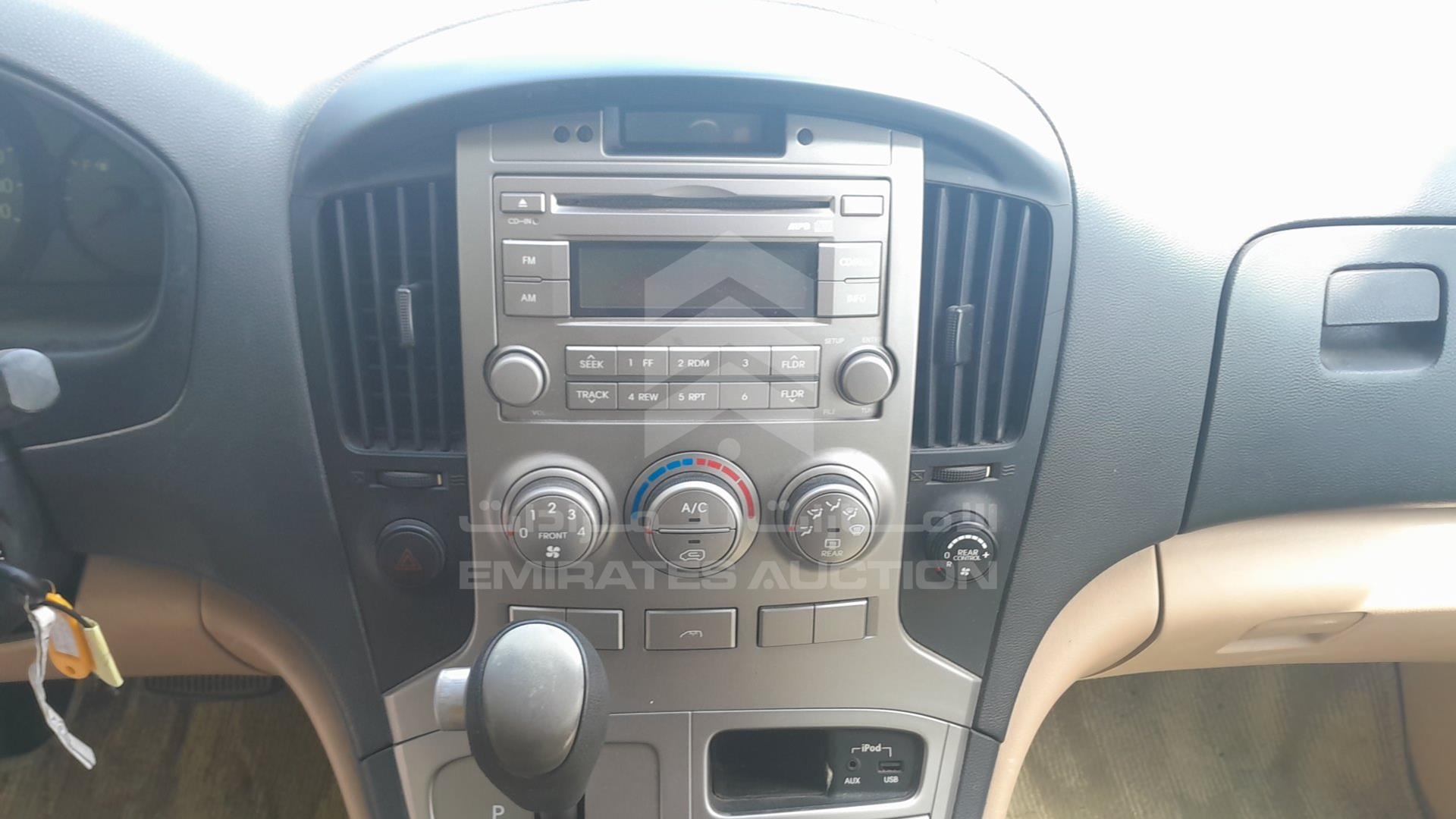 0 HYUNDAI H1 VIN: KMHWH81RXCU454375